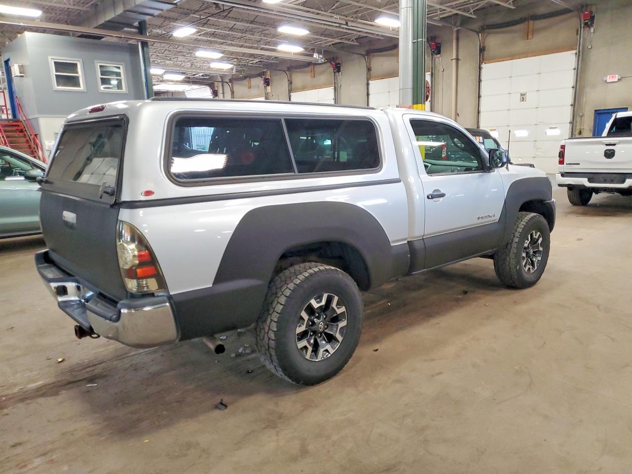 2006 Toyota Tacoma Base Серебряный vin: 5TEPX42N36Z283352