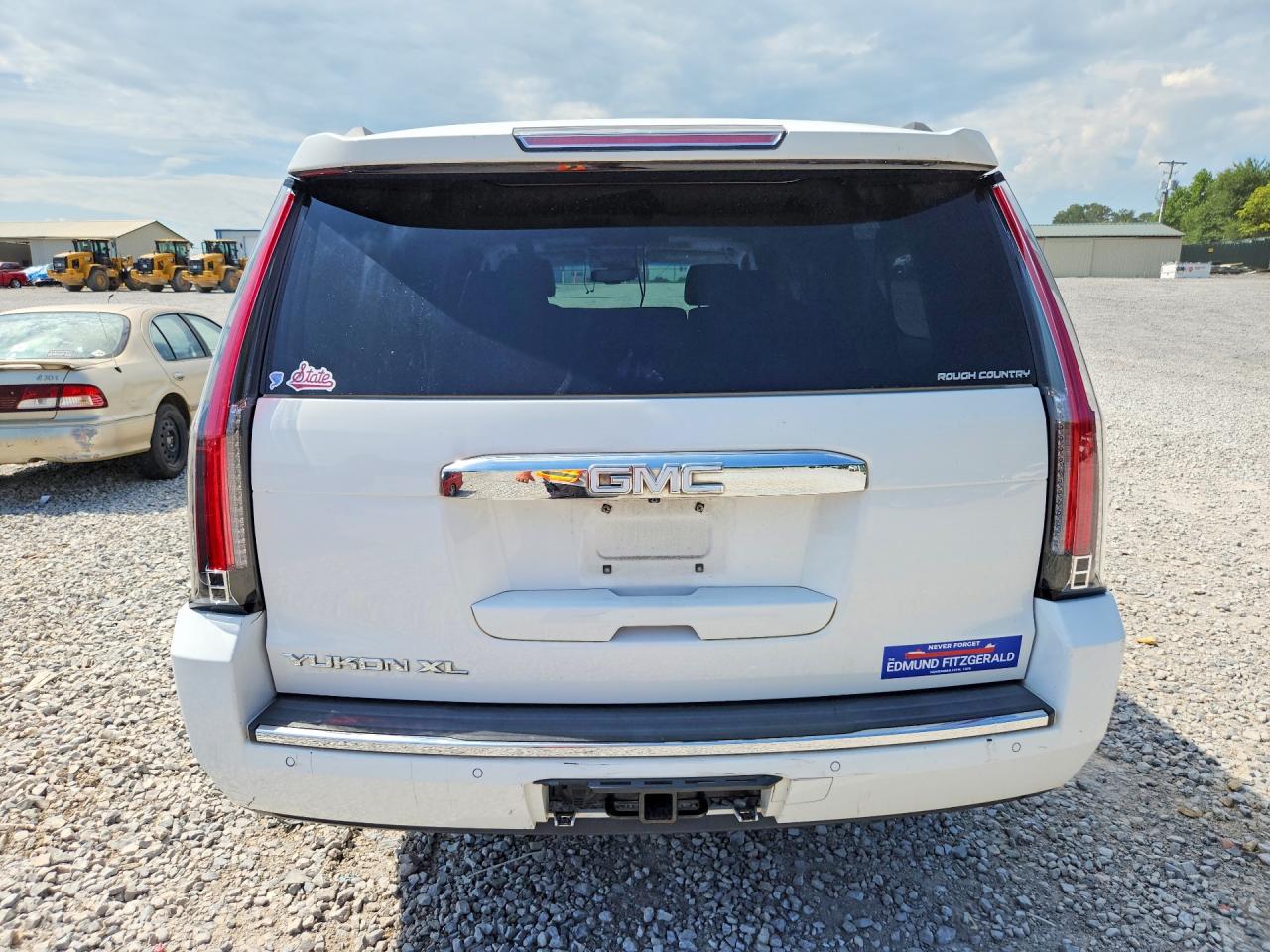 2015 Gmc Yukon Xl Denali White vin: 1GKS1JKJXFR290435