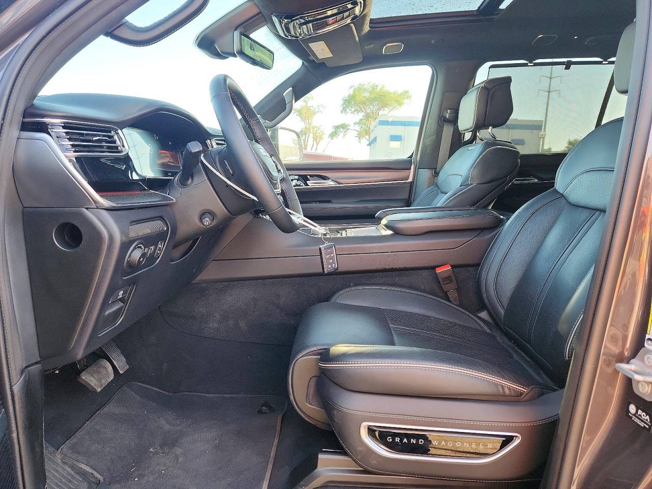 2025 Jeep Grand Wagoneer L Series Ii Gray vin: 1C4SJSFP1SS522598