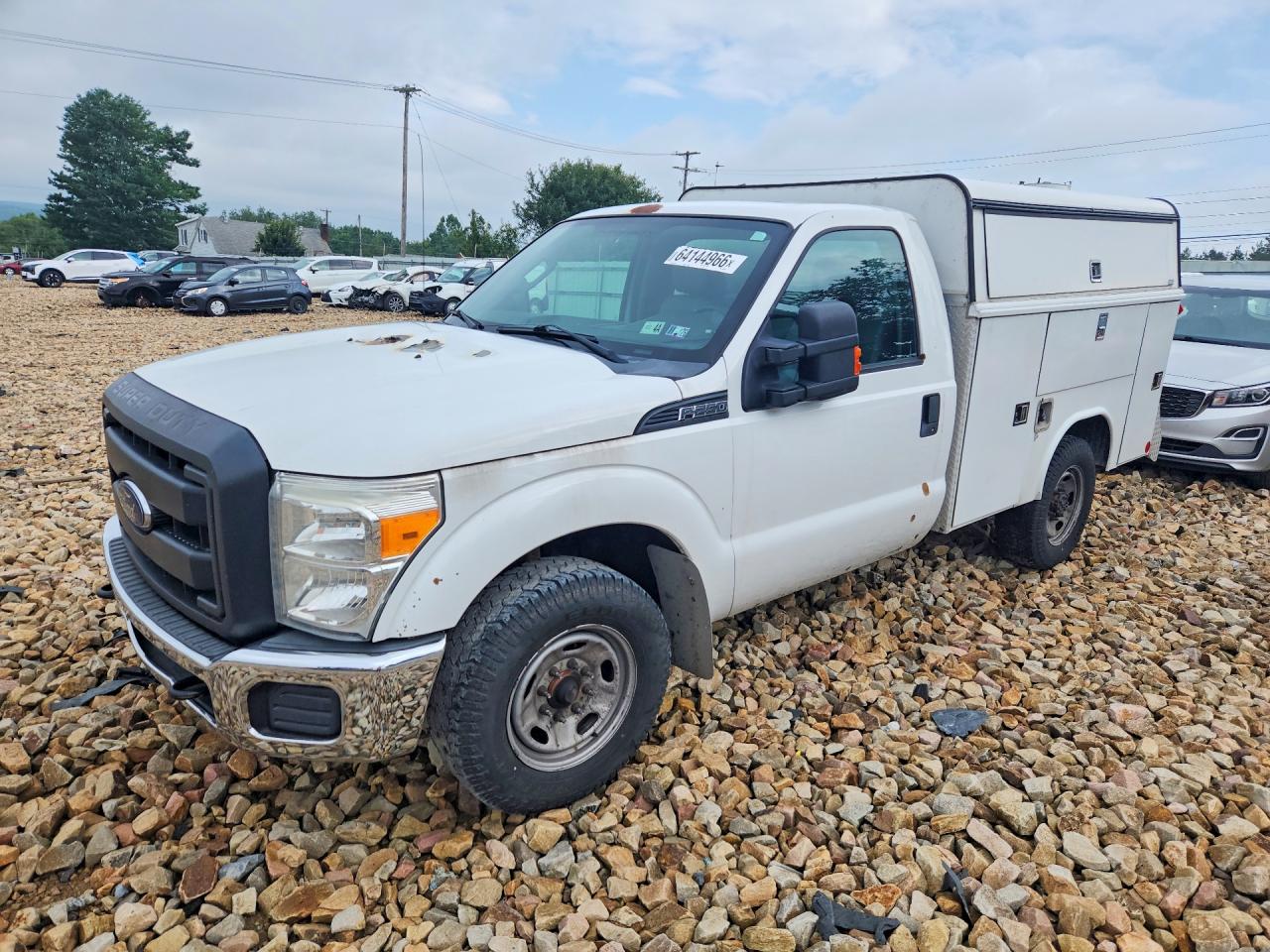 2015 Ford F250 Super Duty White vin: 1FTBF2A66FEA80082