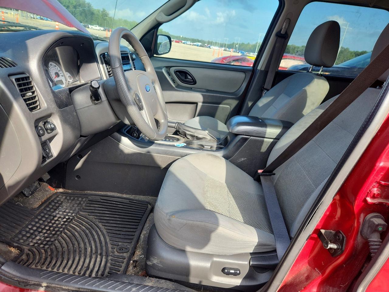 2007 Ford Escape Xlt Red vin: 1FMYU93177KA68872
