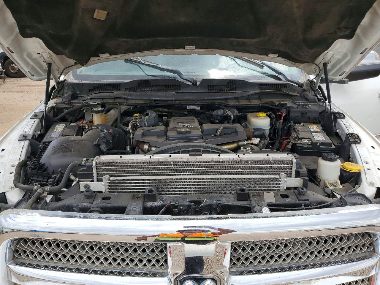 2014 Ram 2500 Longhorn White vin: 3C6UR5PL5EG128975