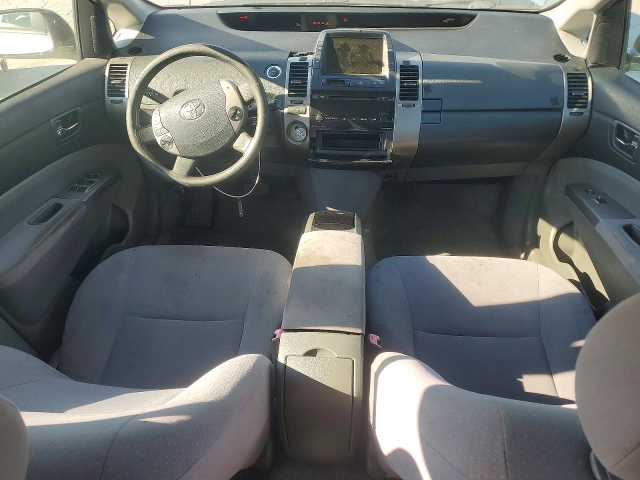 2008 Toyota Prius Base Silver vin: JTDKB20U687761829