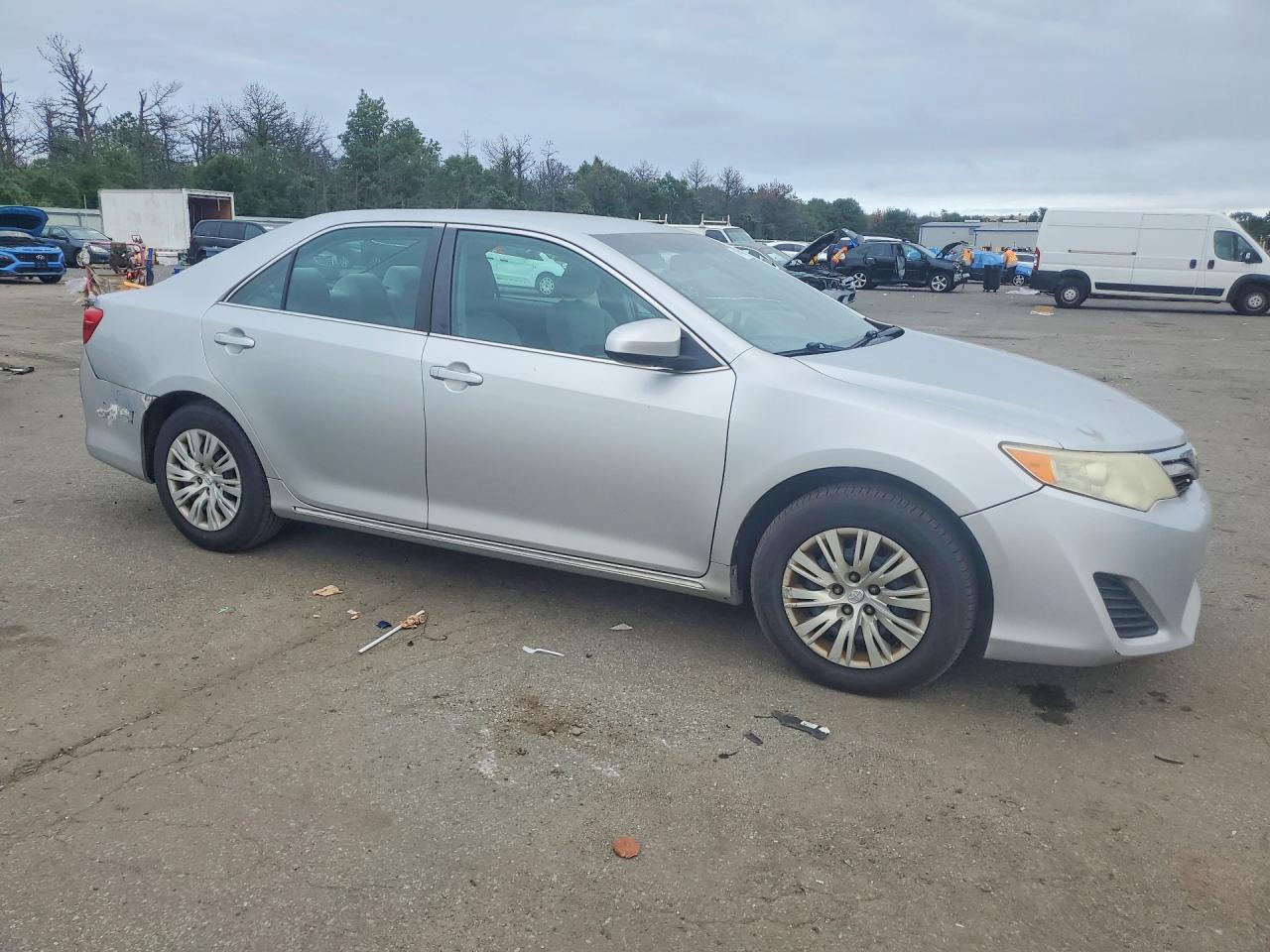 2013 Toyota Camry Le Silver vin: 4T4BF1FK7DR280196