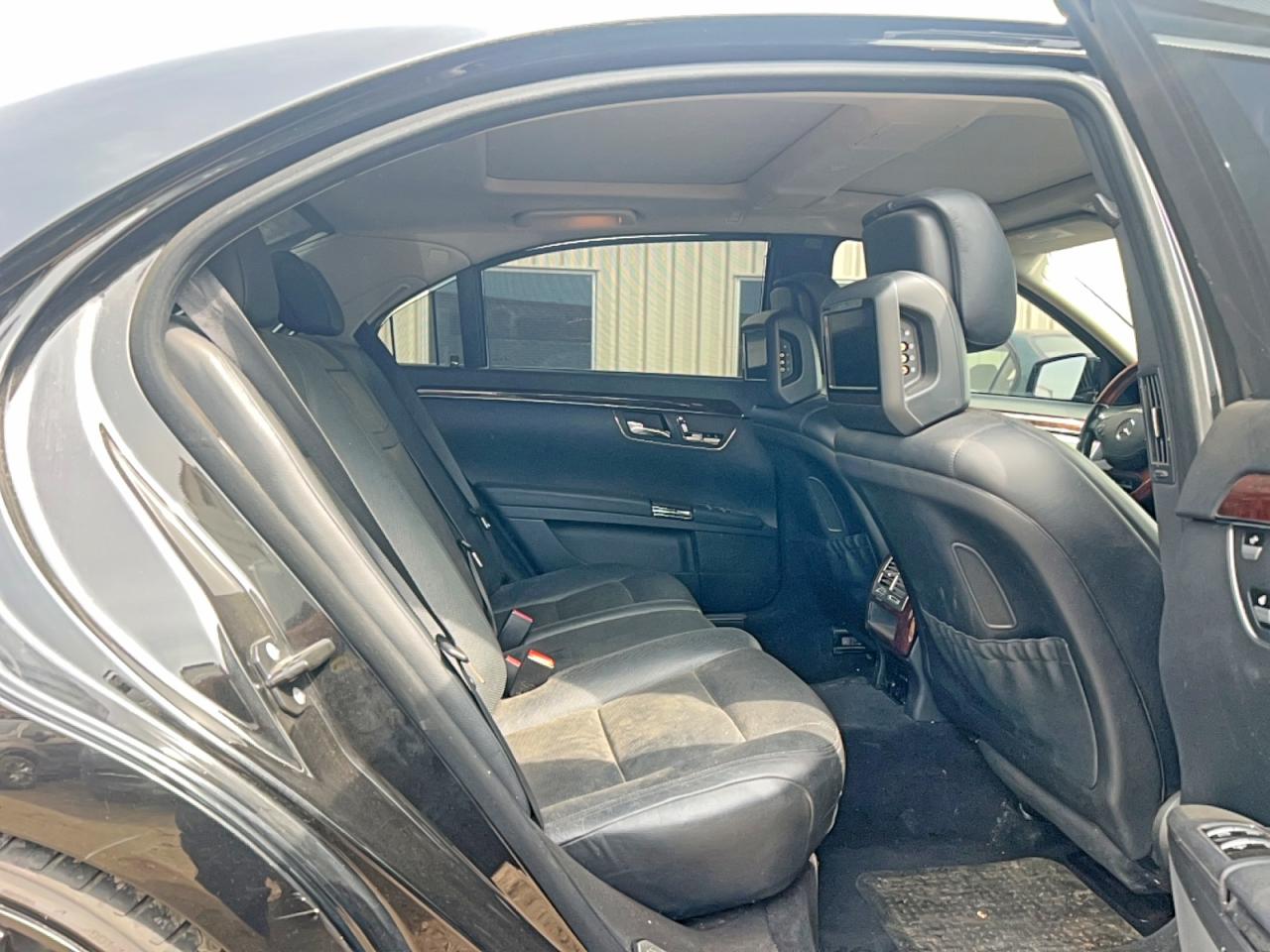 2010 Mercedes-benz S 550 4matic Black vin: WDDNG8GB3AA343488
