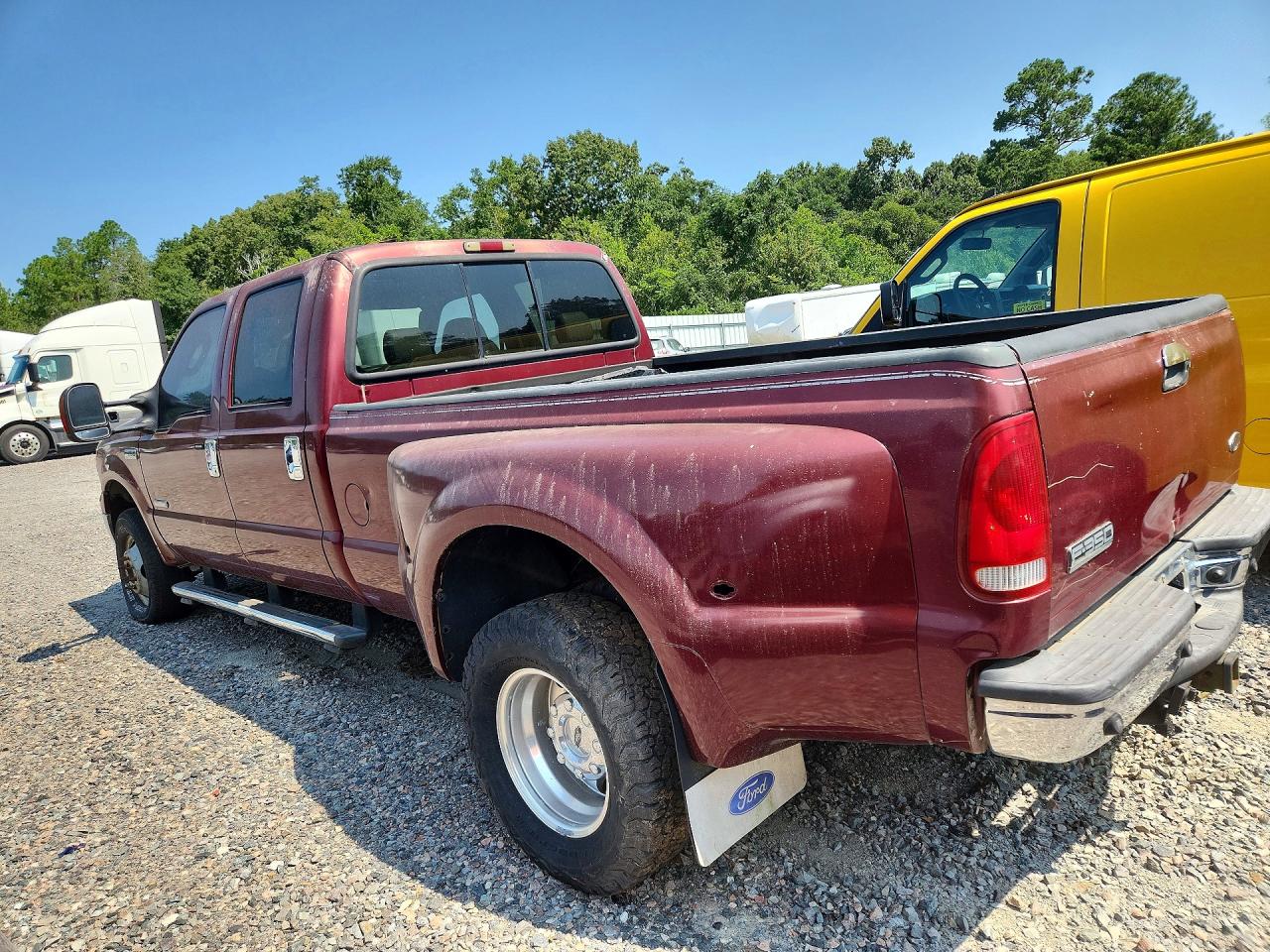 2005 Ford F350 Super Duty Maroon vin: 1FTWW33P45EA64491
