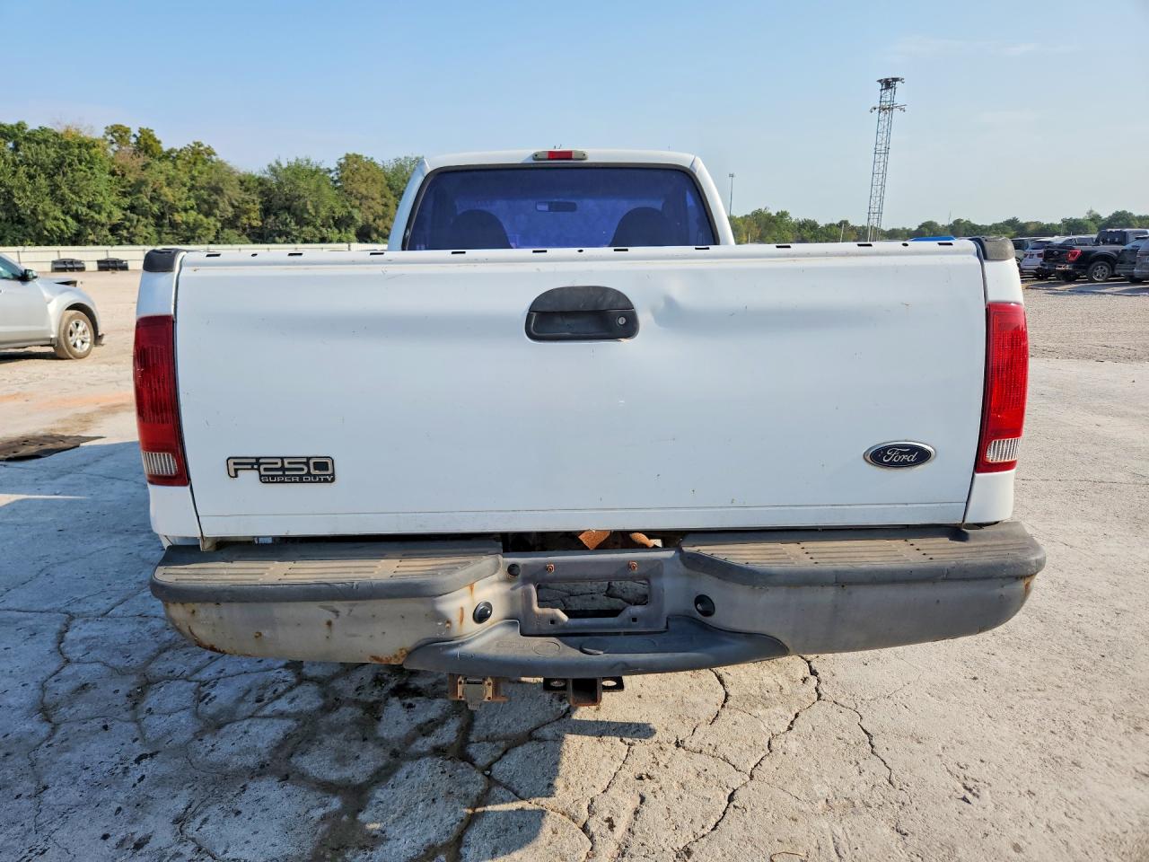 2004 Ford F250 Super Duty White vin: 1FTNF20L04EC25800