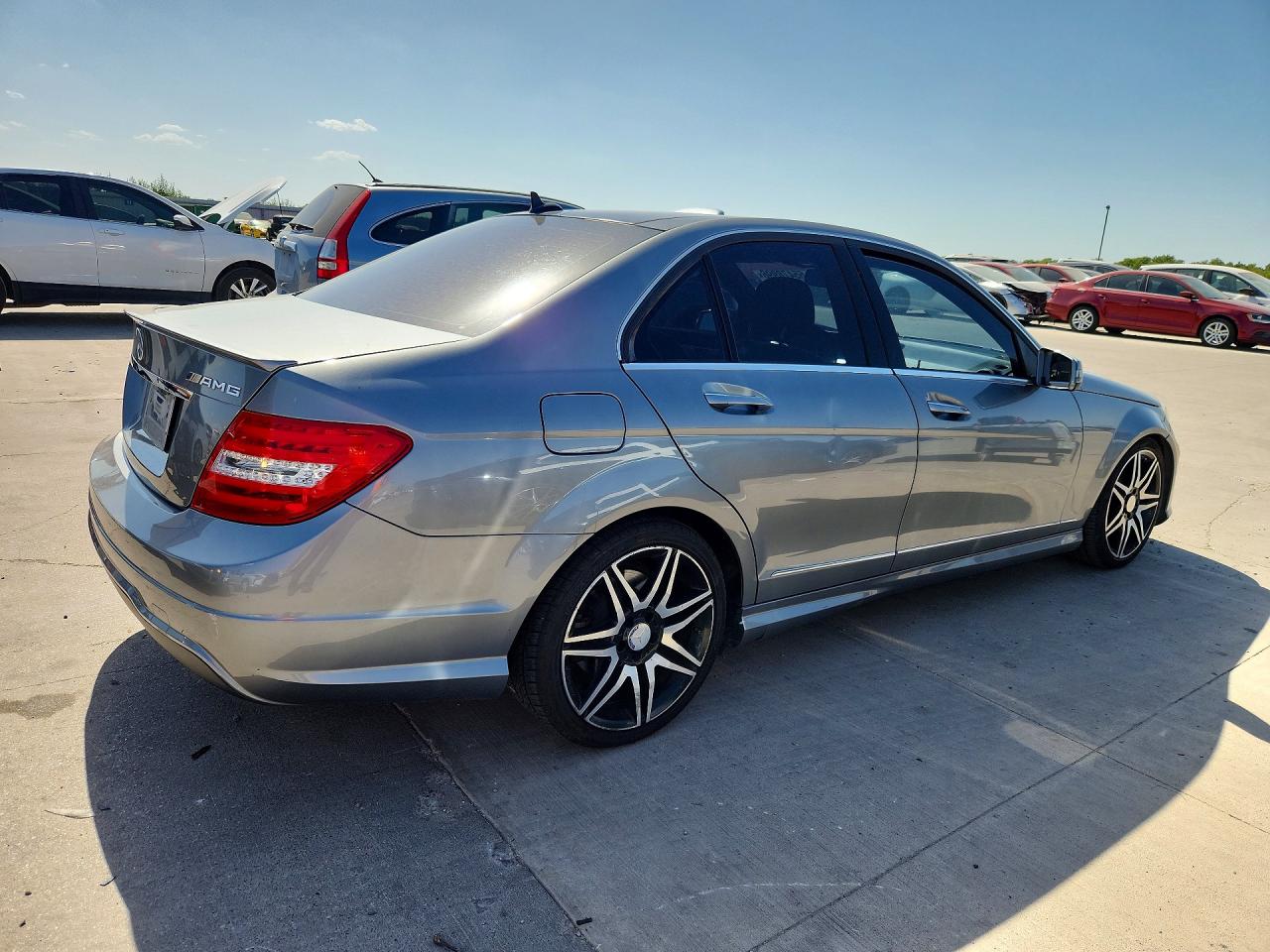 2013 Mercedes-benz C 250 Gray vin: WDDGF4HB3DR285116