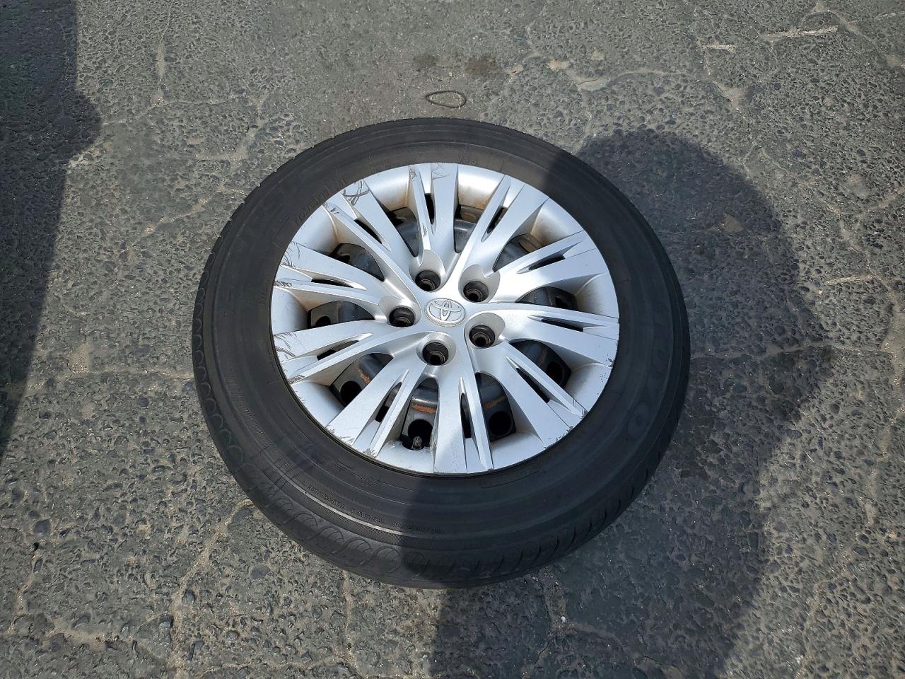 2012 Toyota Camry Le Silver vin: 4T1BF1FK5CU008013