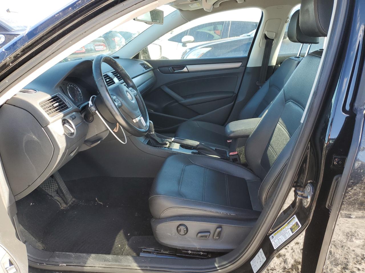 2014 Volkswagen Passat Se Black vin: 1VWBT7A32EC100167