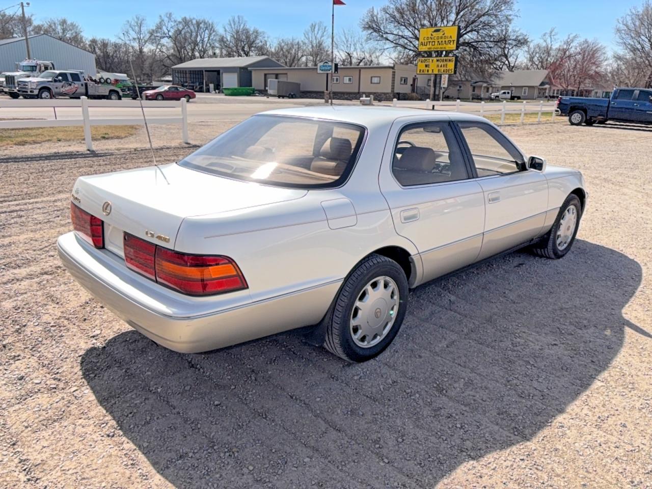 1992 Lexus Ls 400 Base Белый vin: JT8UF11E8N0141128
