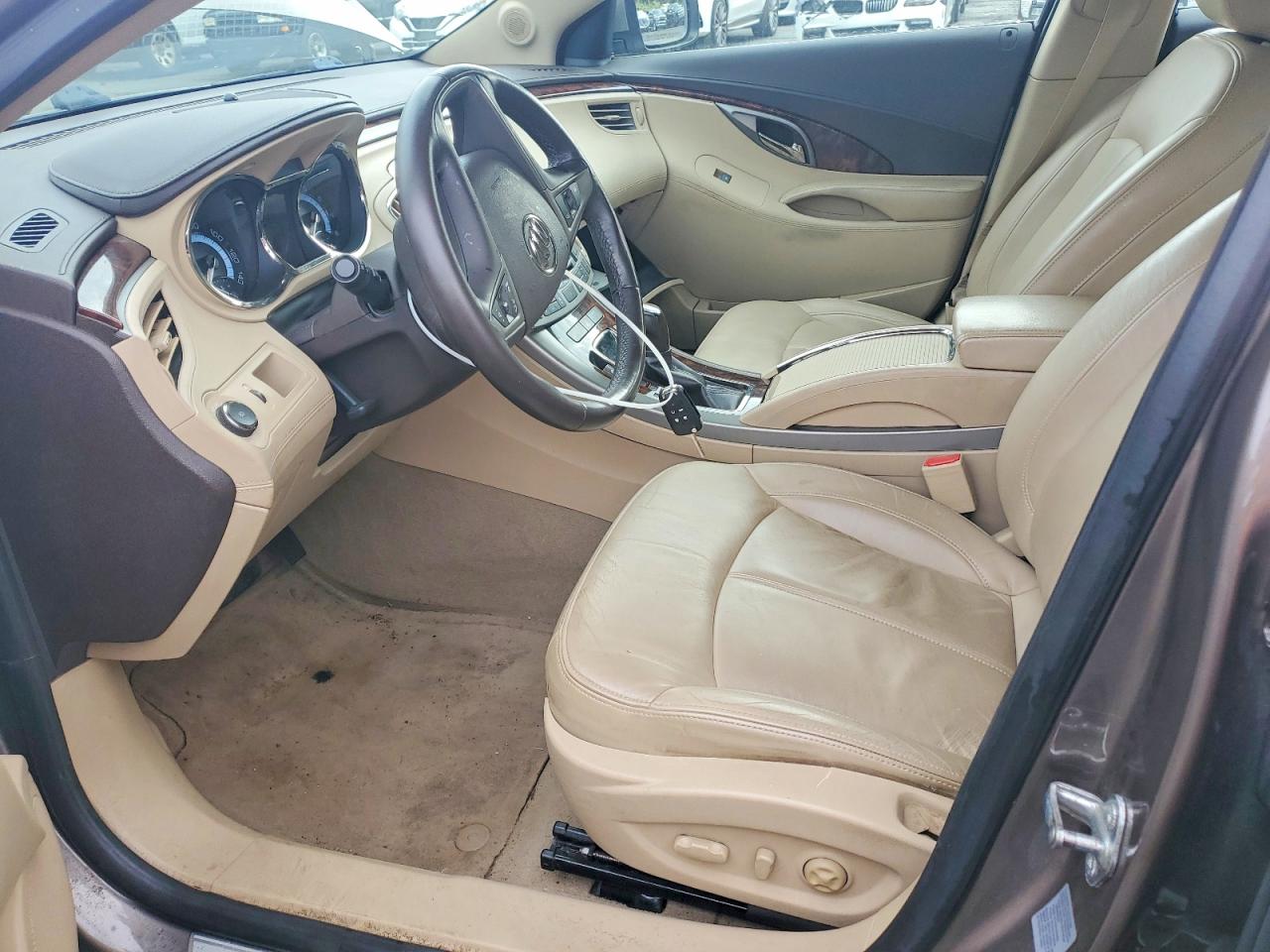 2012 Buick Lacrosse Gold vin: 1G4GC5E31CF137368