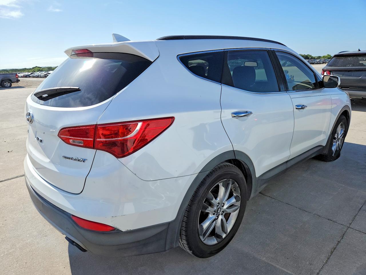 2013 Hyundai Santa Fe Sport 2.0t White vin: 5XYZU3LA9DG086572