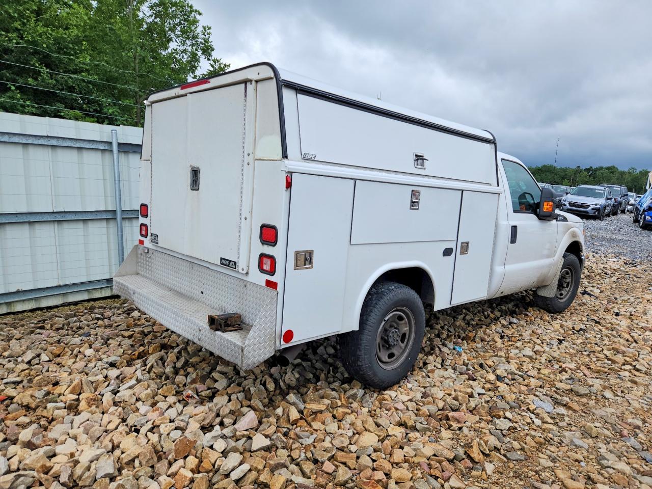 2015 Ford F250 Super Duty White vin: 1FTBF2A66FEA80082