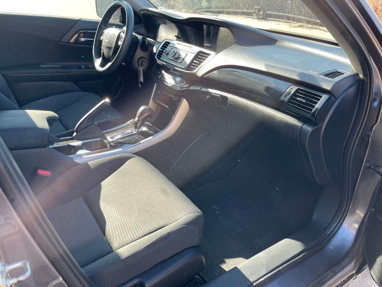 2017 Honda Accord Lx Gray vin: 1HGCR2F33HA210521
