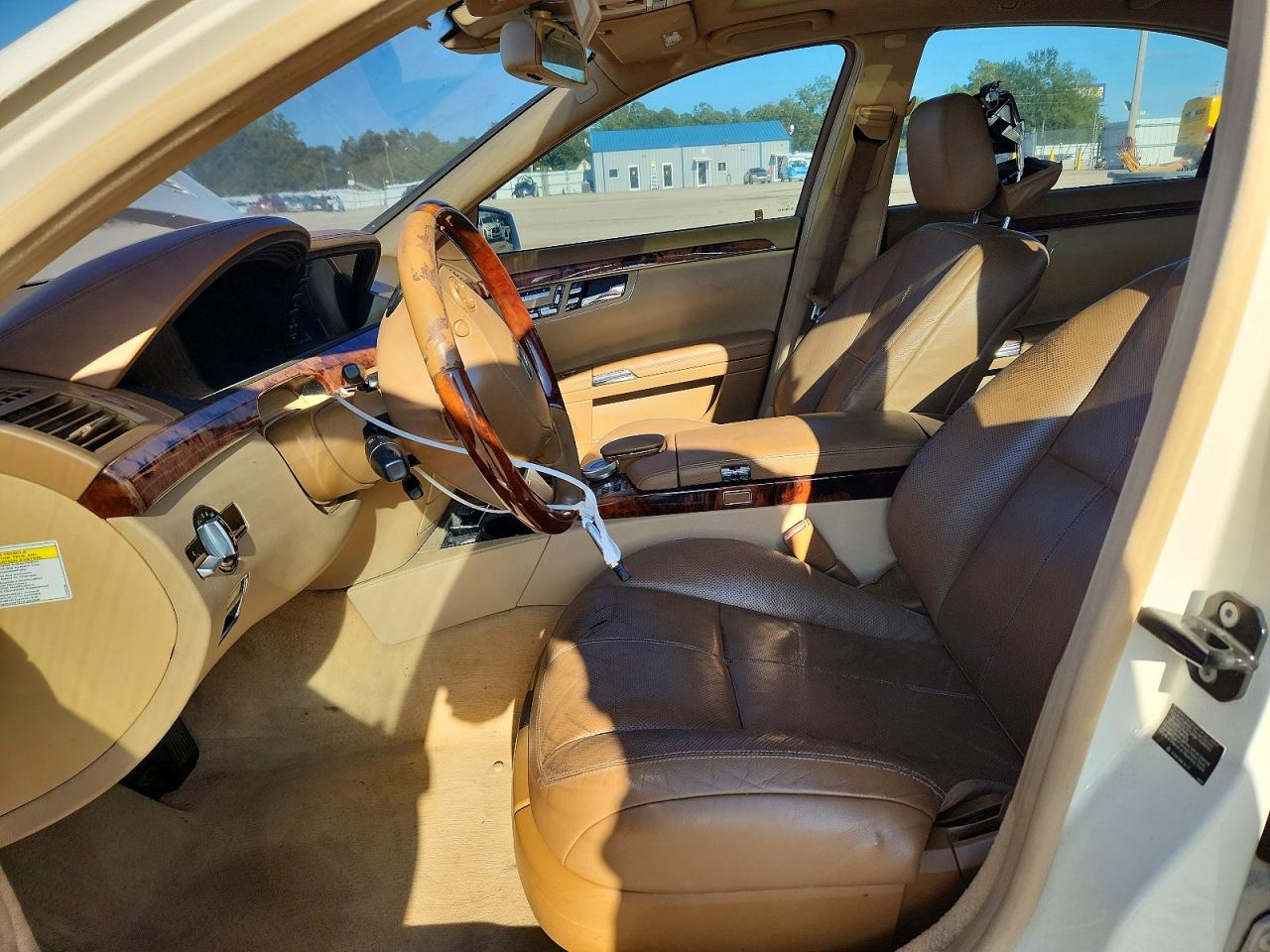 2008 Mercedes-benz S 550 White vin: WDDNG71X68A225122