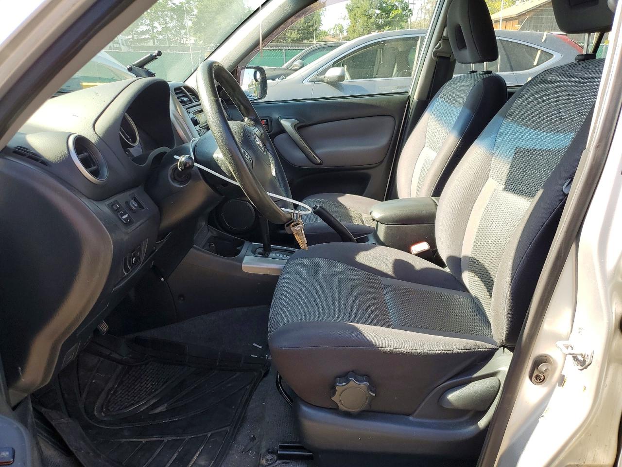 2005 Toyota Rav4 Base Silver vin: JTEGD20V756002824