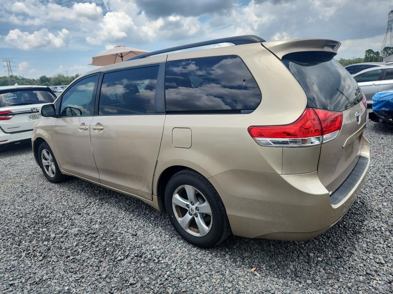 2011 Toyota Sienna Le Gold vin: 5TDKK3DC4BS070481
