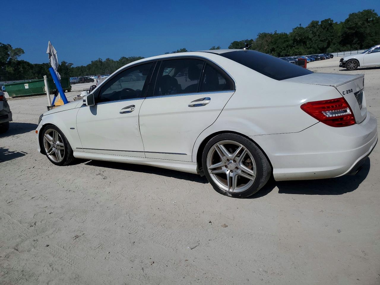 2012 Mercedes-benz C 250 White vin: WDDGF4HB8CA602675