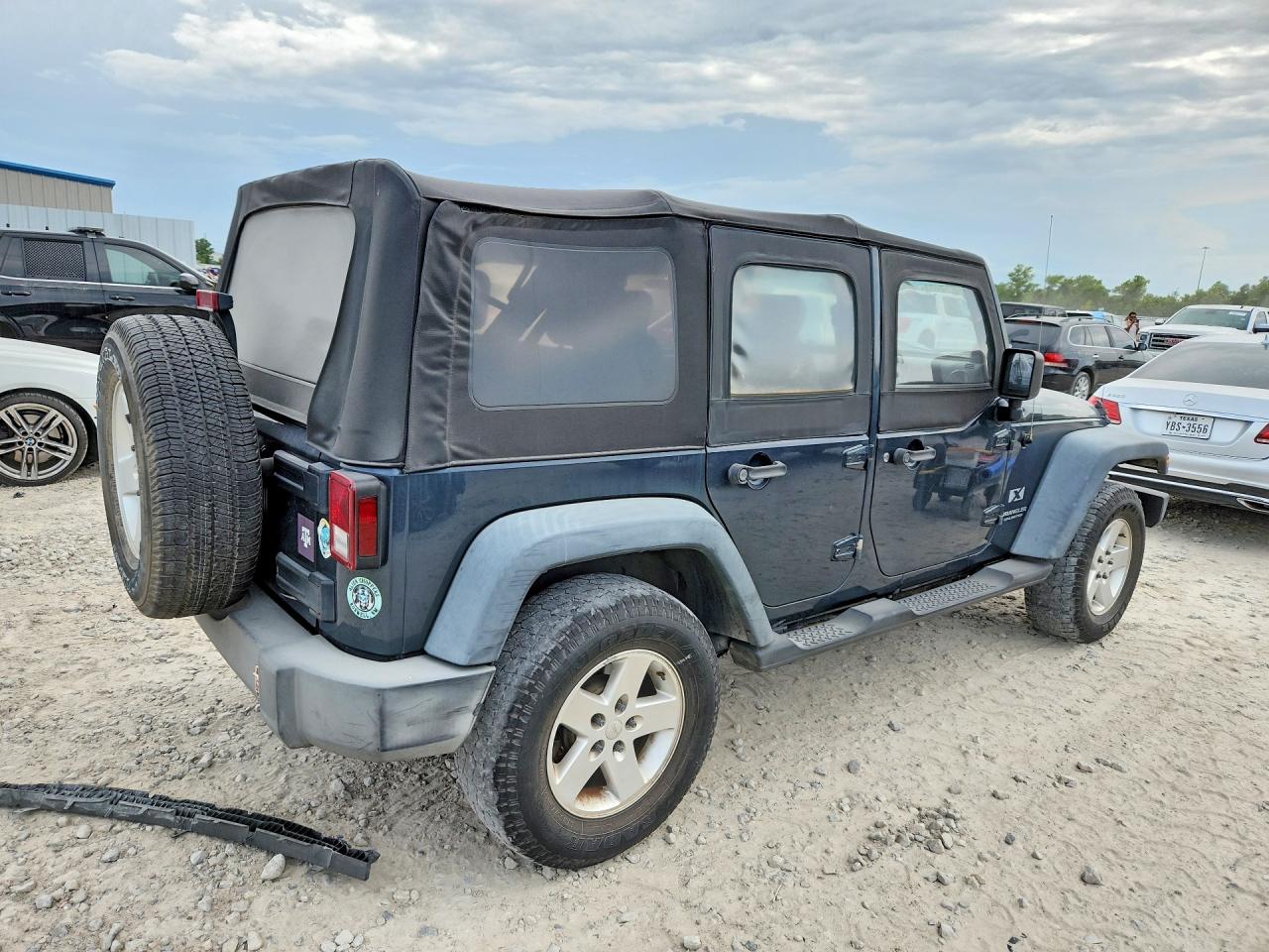 2007 Jeep Wrangler X Gray vin: 1J4GA39167L207567