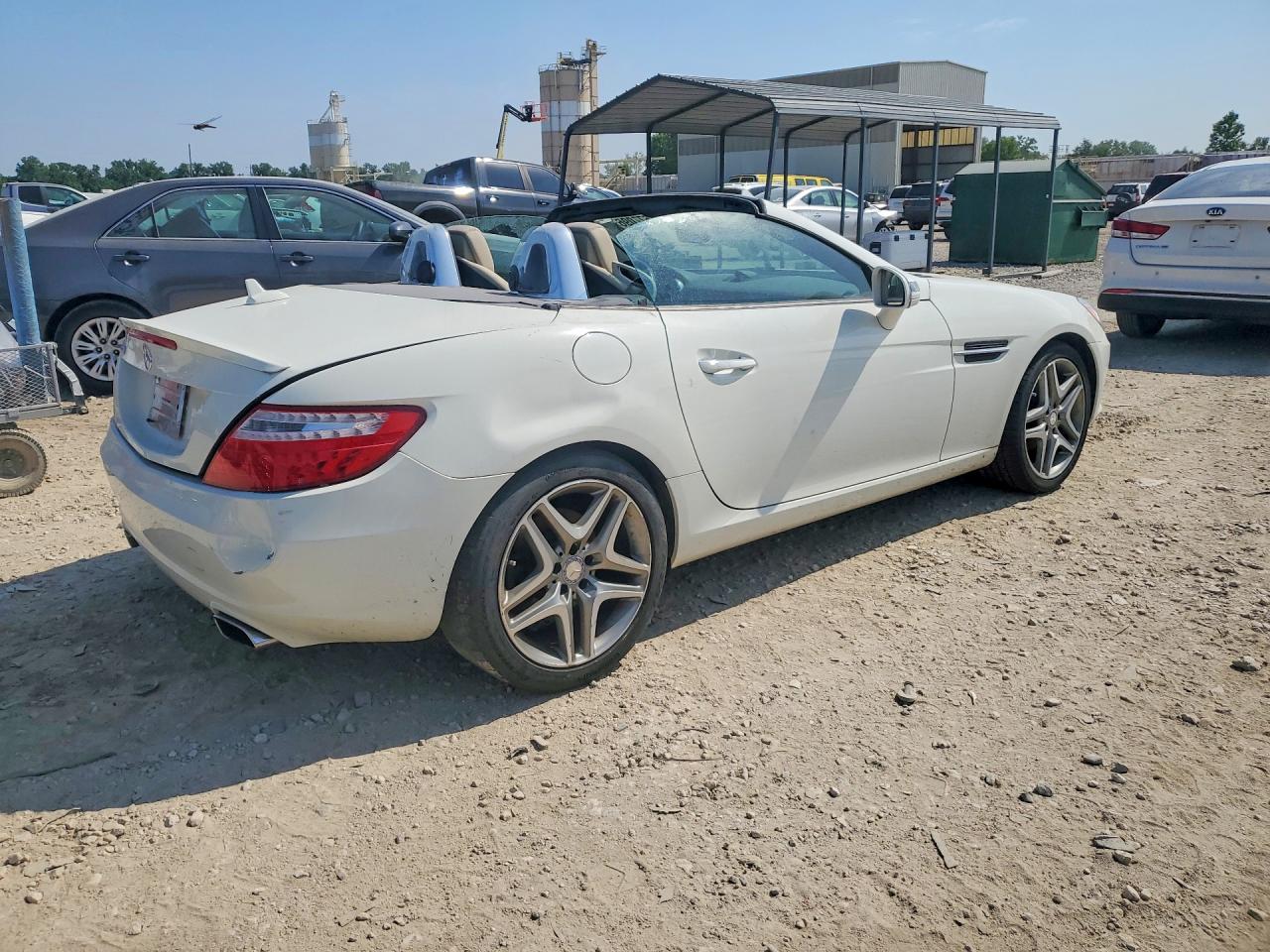 2013 Mercedes-benz Slk 250 White vin: WDDPK4HA5DF058238