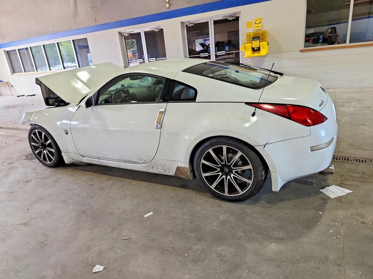 2004 Nissan 350z Base White vin: JN1AZ34D84T152947