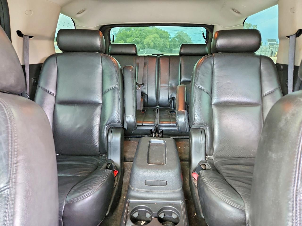 2010 Cadillac Escalade Premium Черный vin: 1GYUKCEF0AR229330