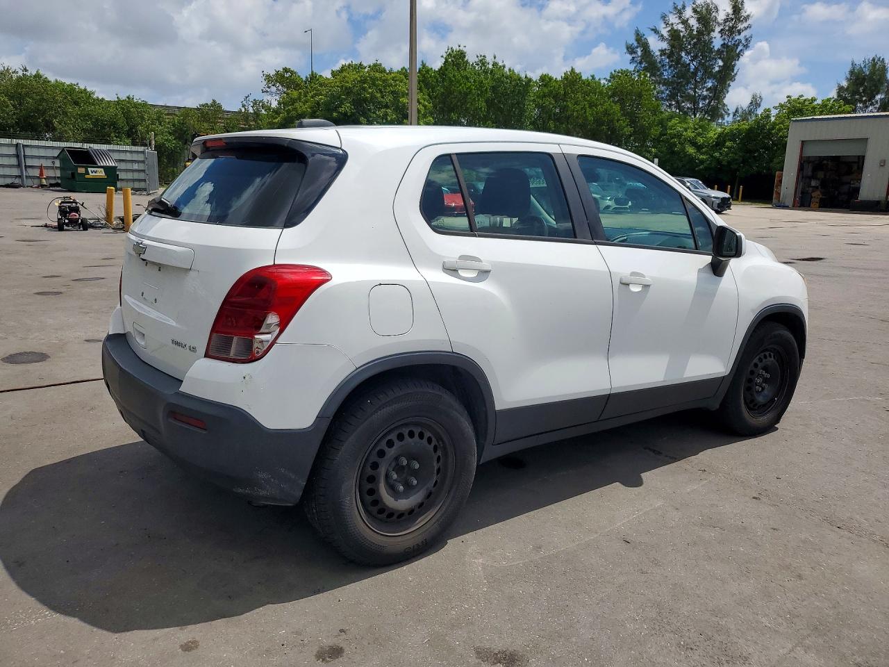 2015 Chevrolet Trax Ls White vin: KL7CJKSB0FB127281