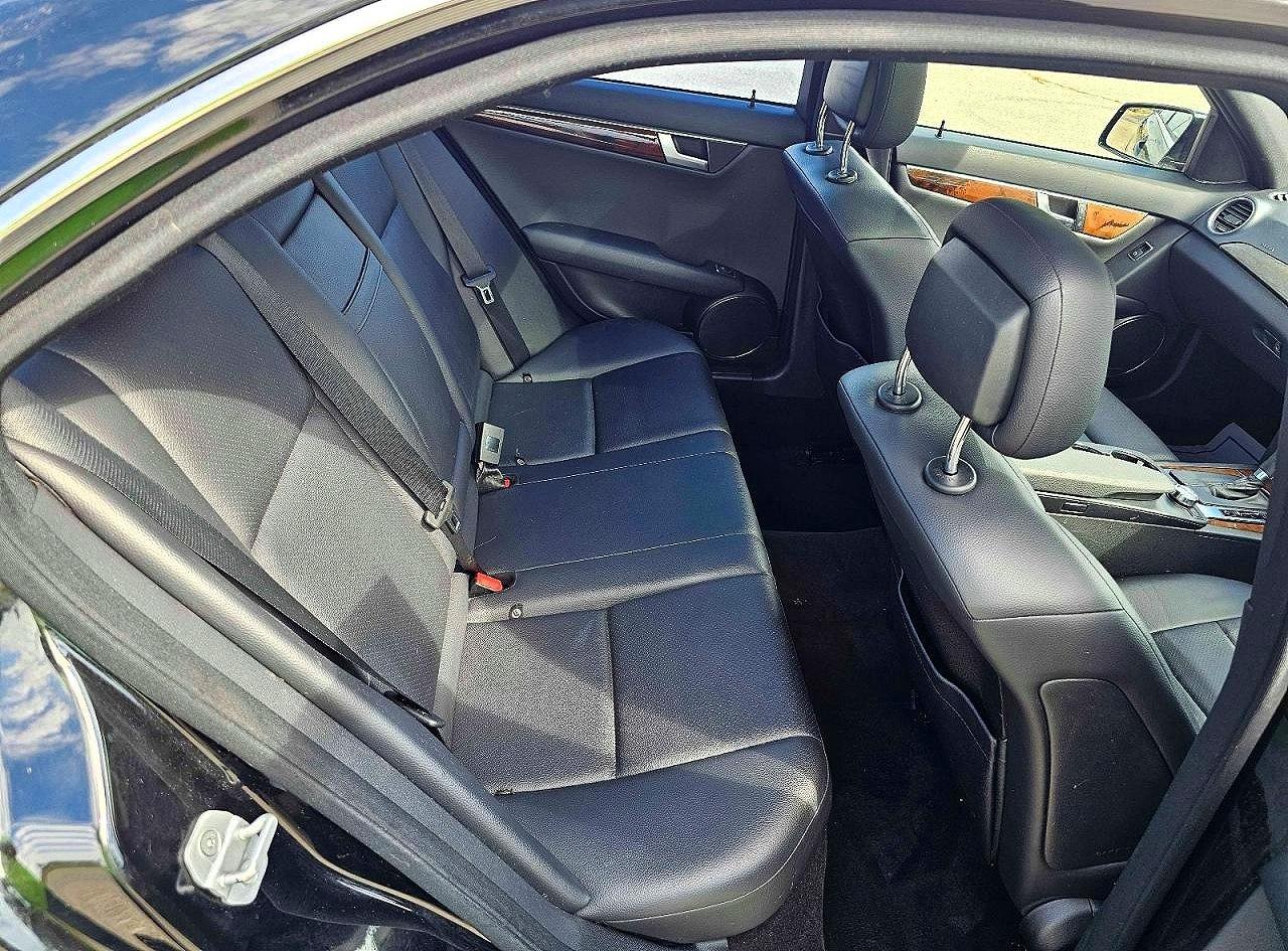 2012 Mercedes-benz C 250 Black vin: WDDGF4HB2CR194515