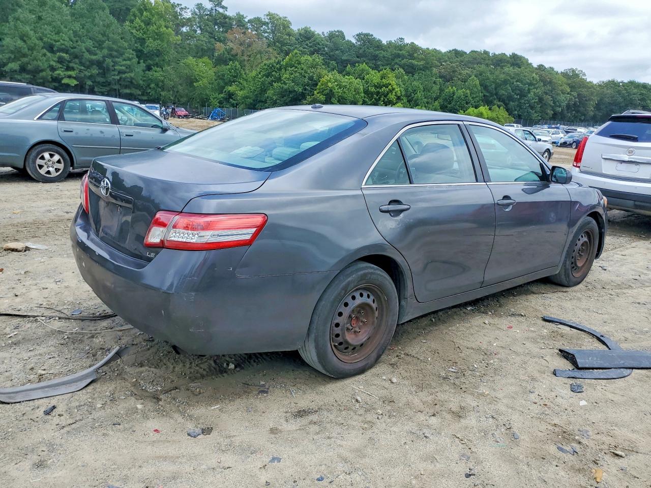 2010 Toyota Camry Le Gray vin: 4T1BF3EKXAU567132