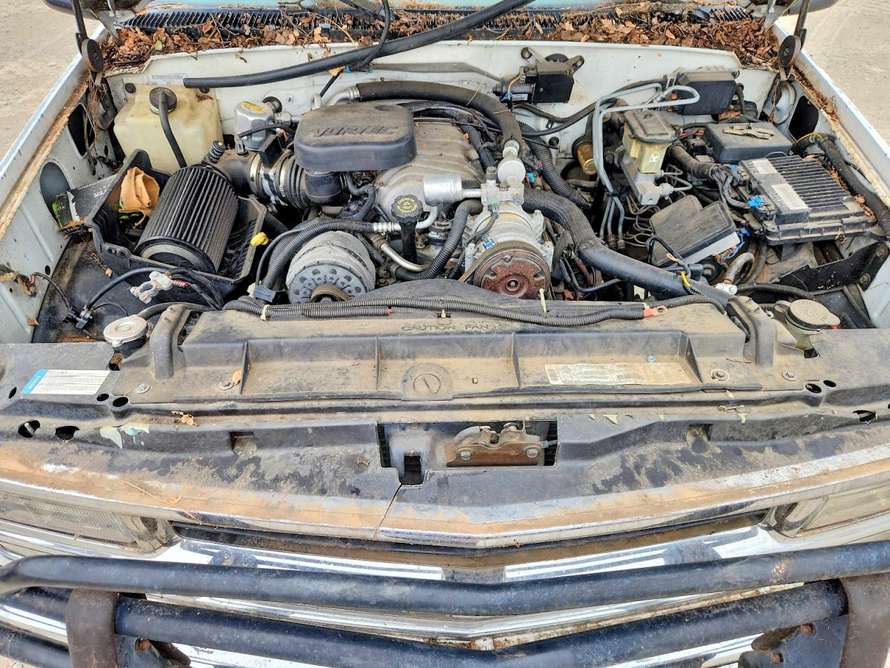 1999 Chevrolet Suburban K2500 White vin: 1GNGK26J5XJ489687