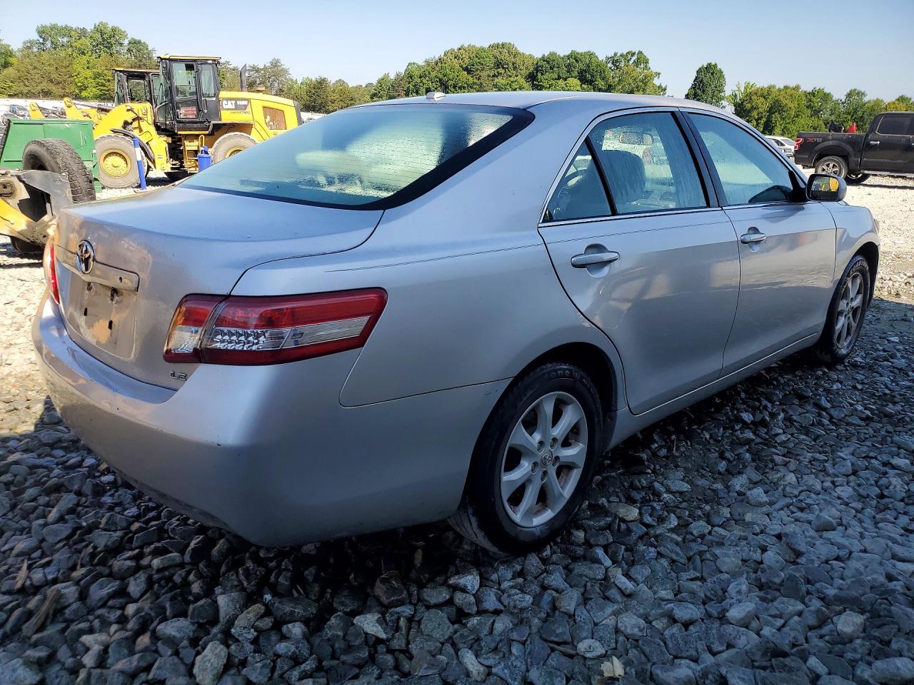 2011 Toyota Camry Le Silver vin: 4T1BF3EK7BU133624