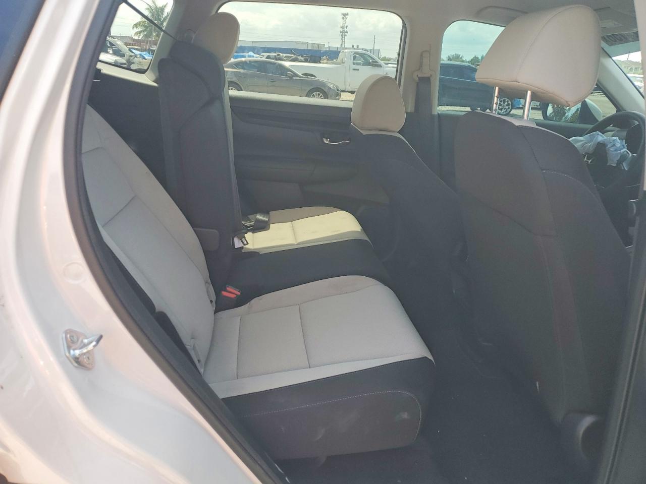2025 Honda Cr-v Lx White vin: 7FARS3H29SE004288