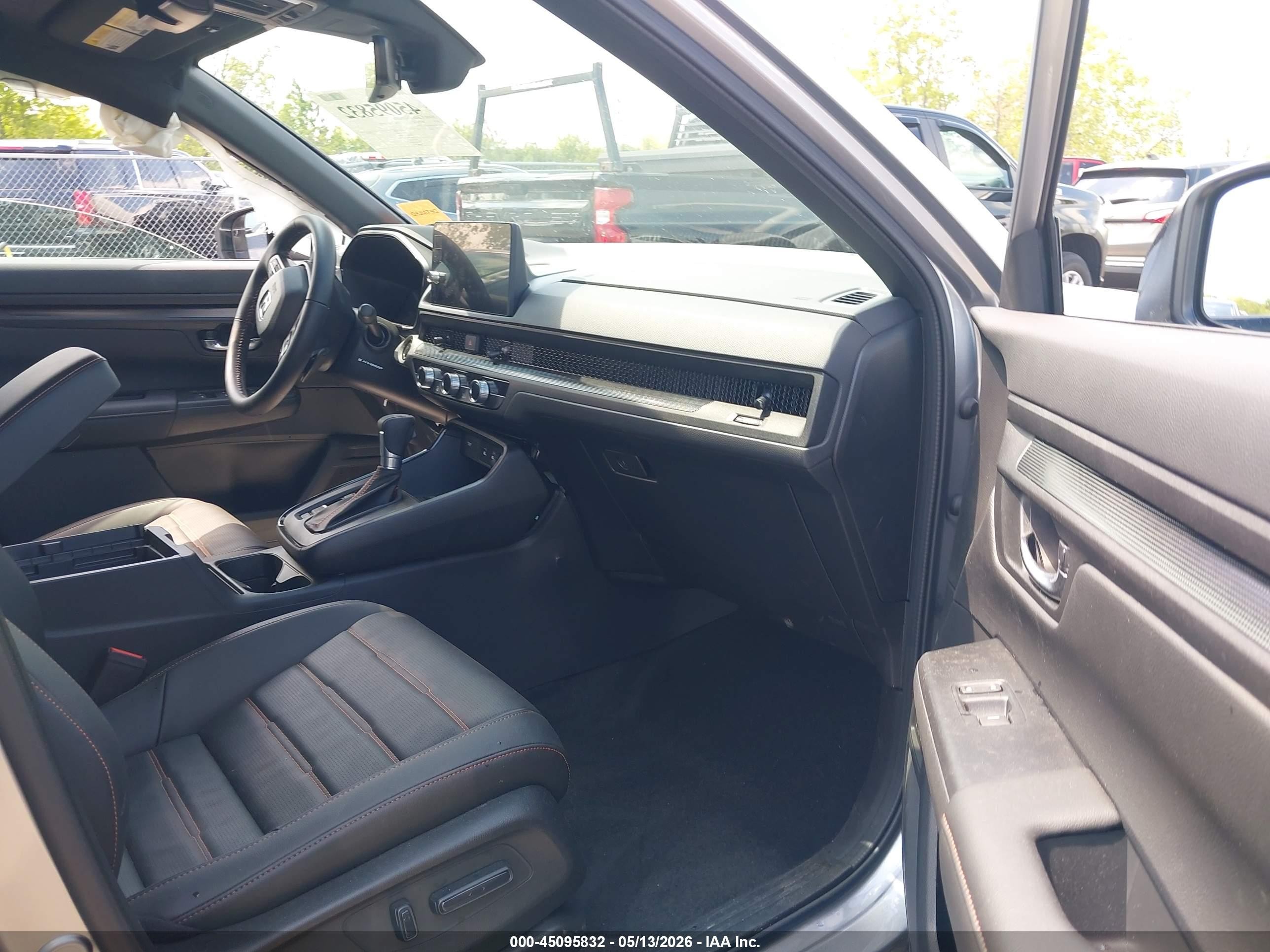 2026 Honda Cr-v Hybrid Awd Sport-l Silver vin: 7FARS6H82TE110475
