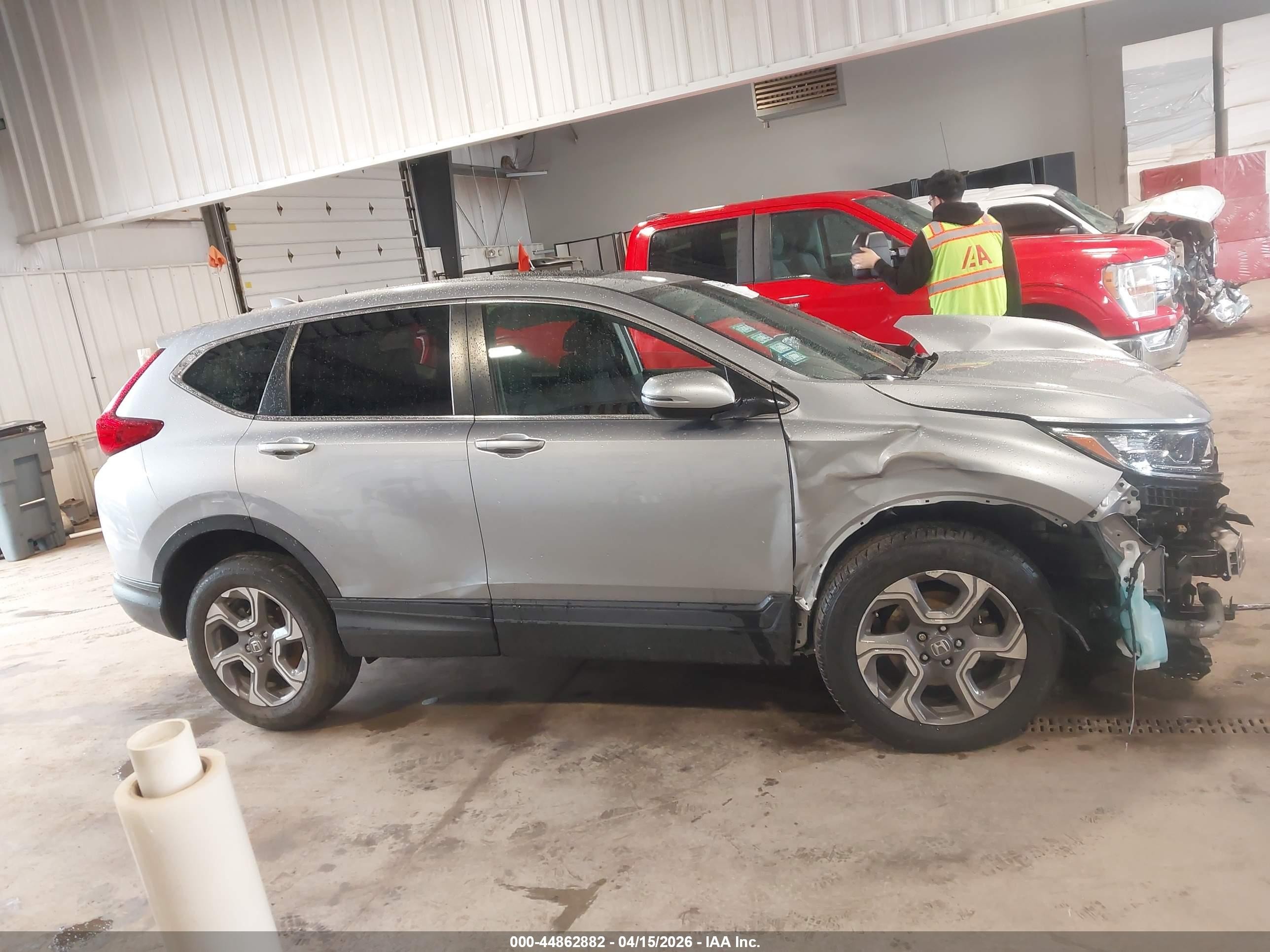 2019 Honda Cr-v Ex Silver vin: 7FARW2H53KE043158