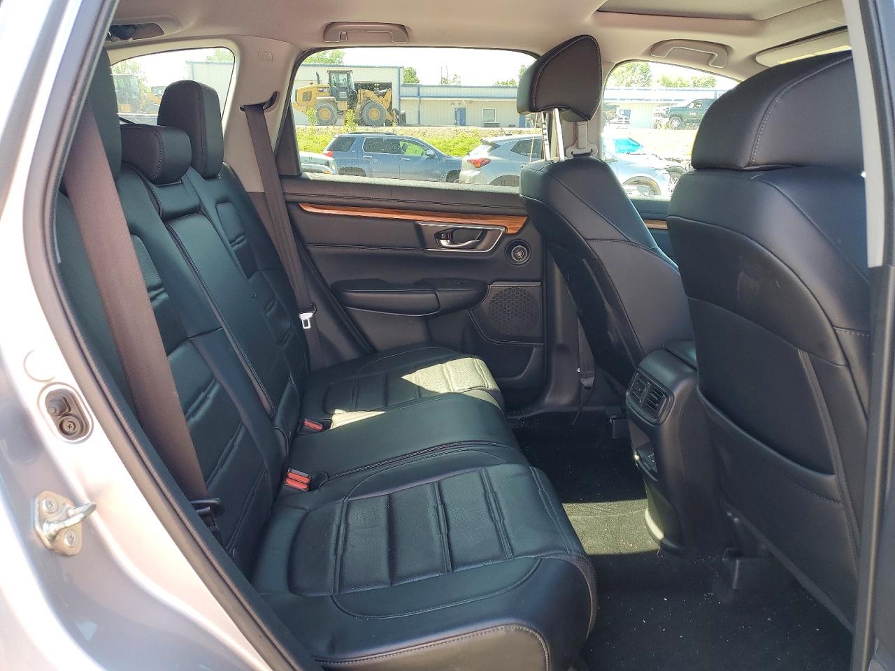 2018 Honda Crv Silver vin: 7FARW2H85JE073089