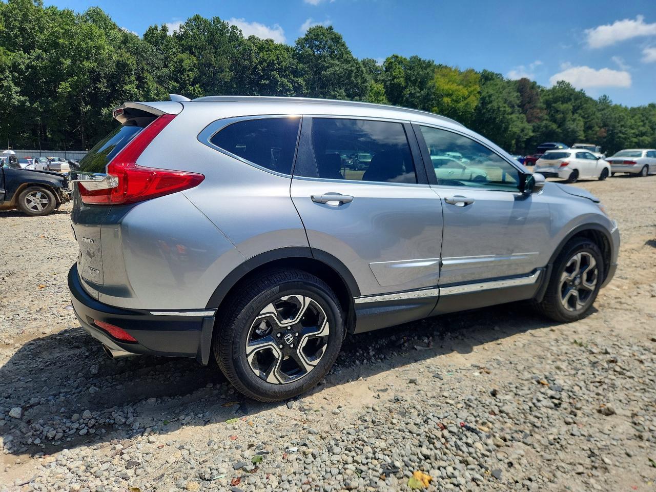 2018 Honda Cr-v Touring Silver vin: 7FARW2H94JE087123