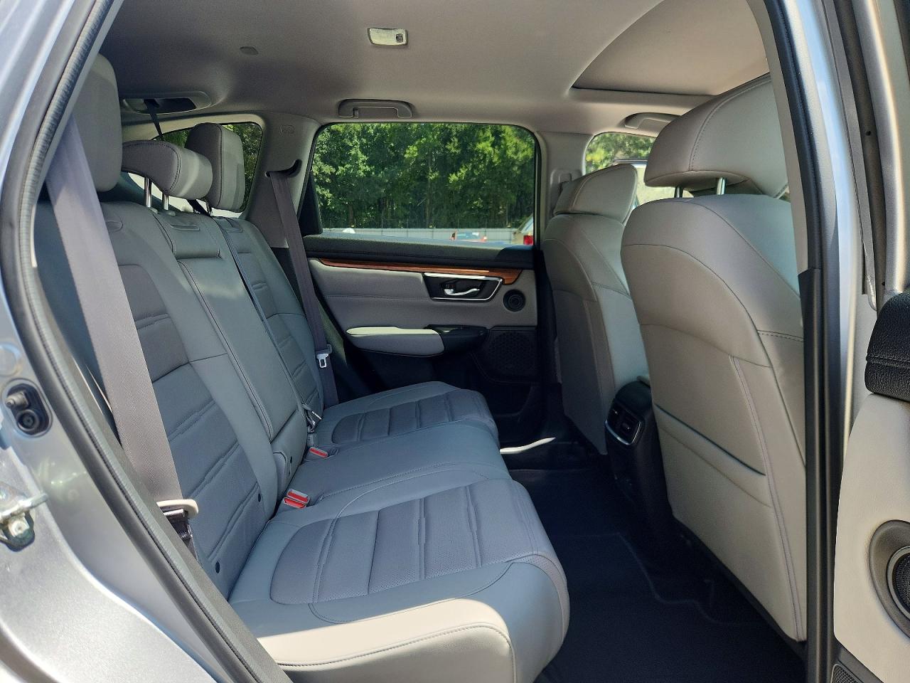 2018 Honda Cr-v Touring Silver vin: 7FARW2H94JE087123