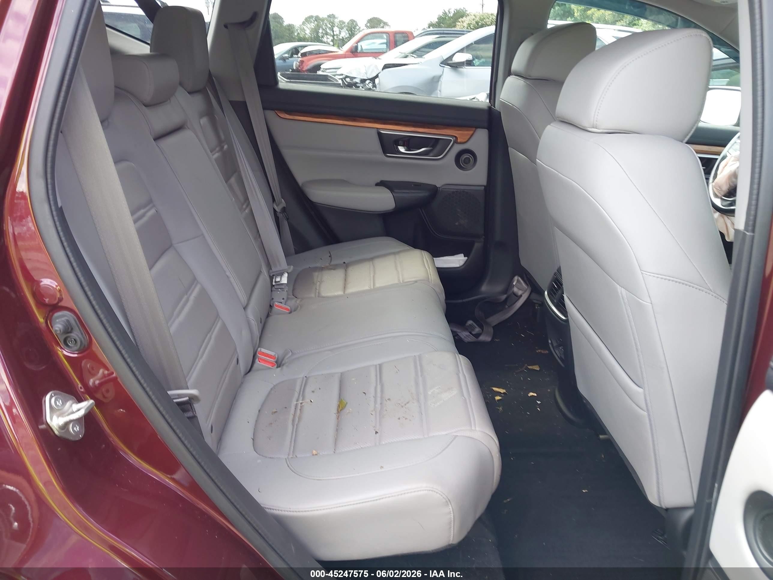 2018 Honda Cr-v Touring Burgundy vin: 7FARW2H97JE034397
