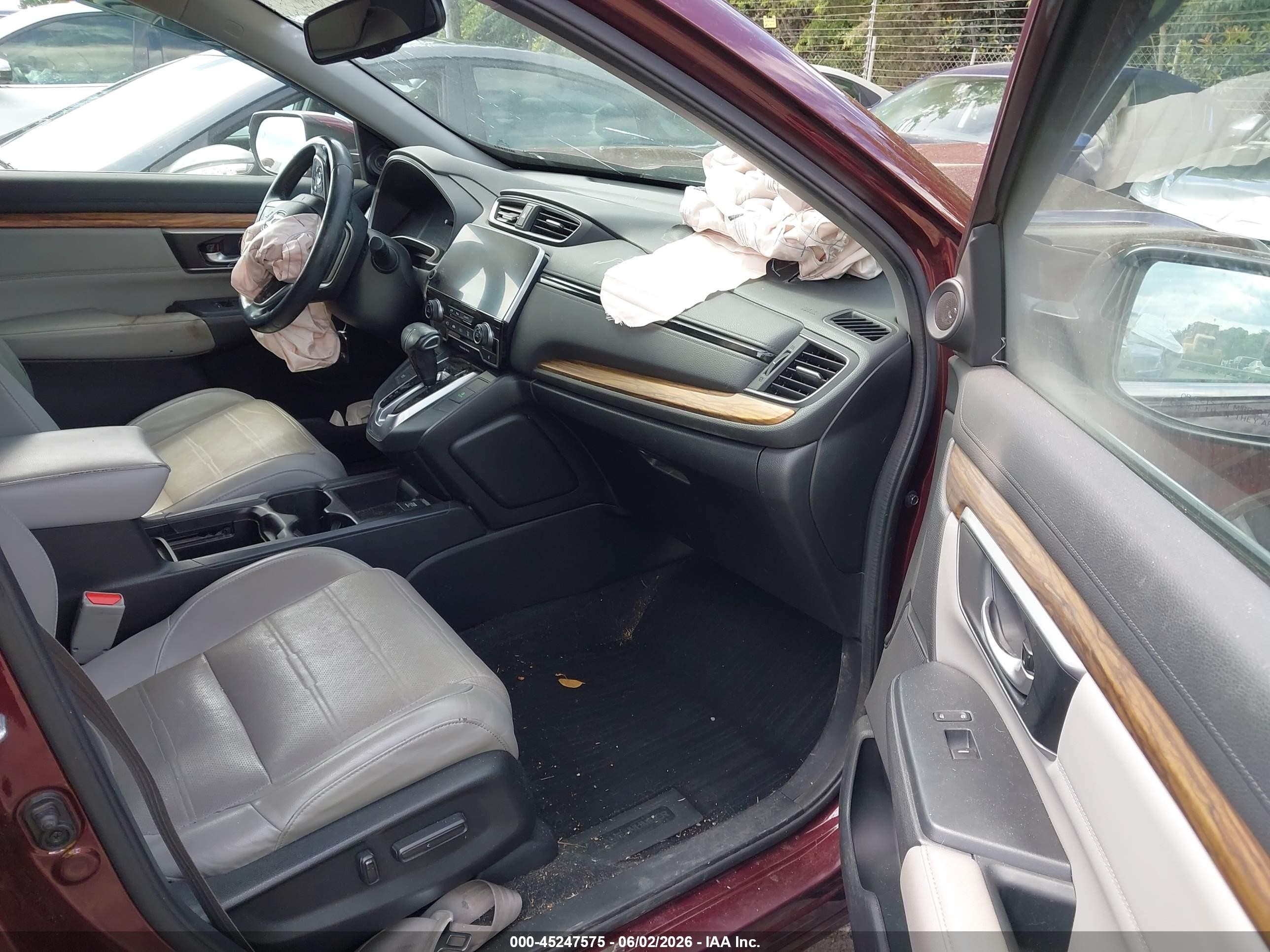 2018 Honda Cr-v Touring Burgundy vin: 7FARW2H97JE034397