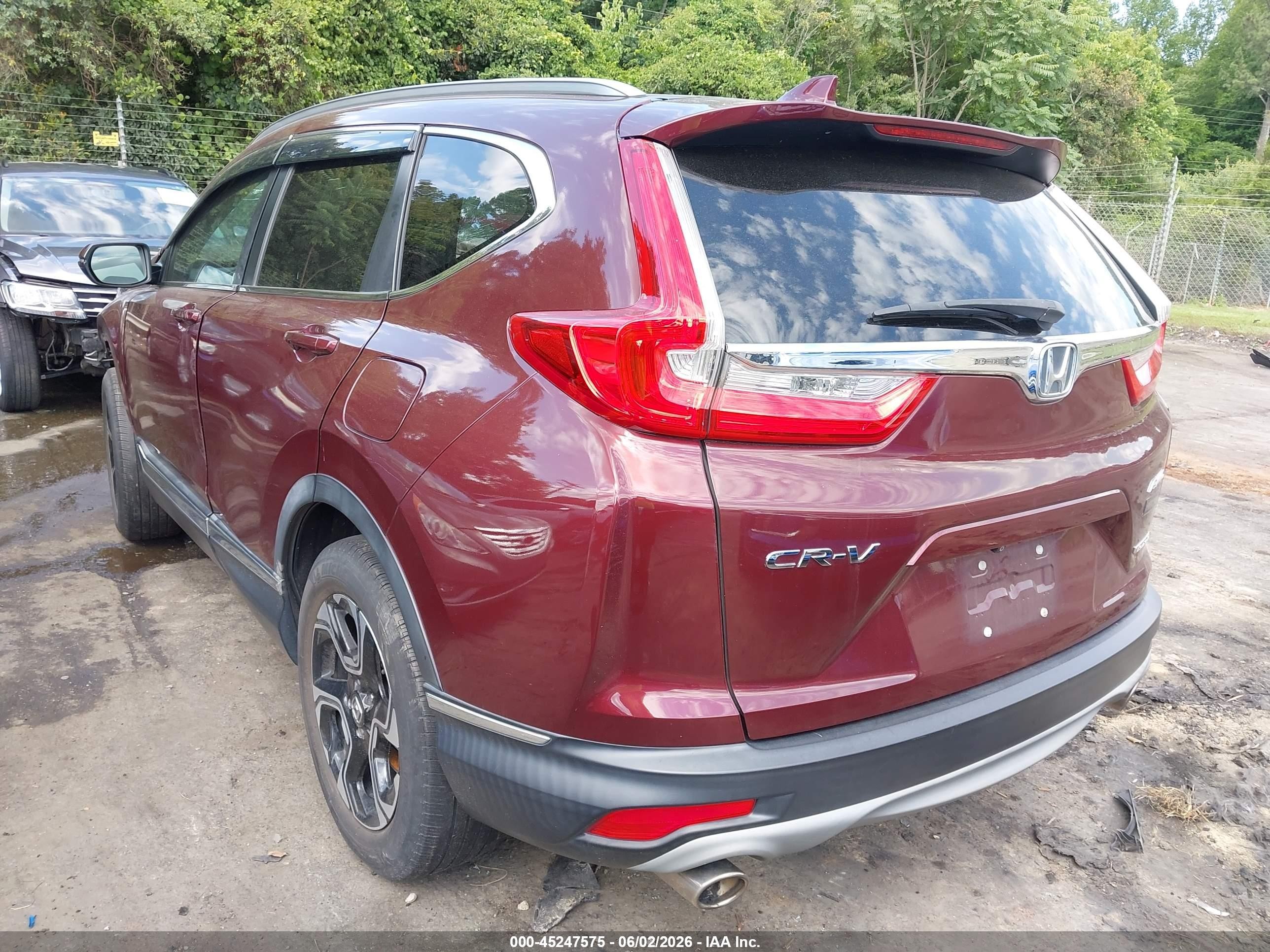 2018 Honda Cr-v Touring Burgundy vin: 7FARW2H97JE034397