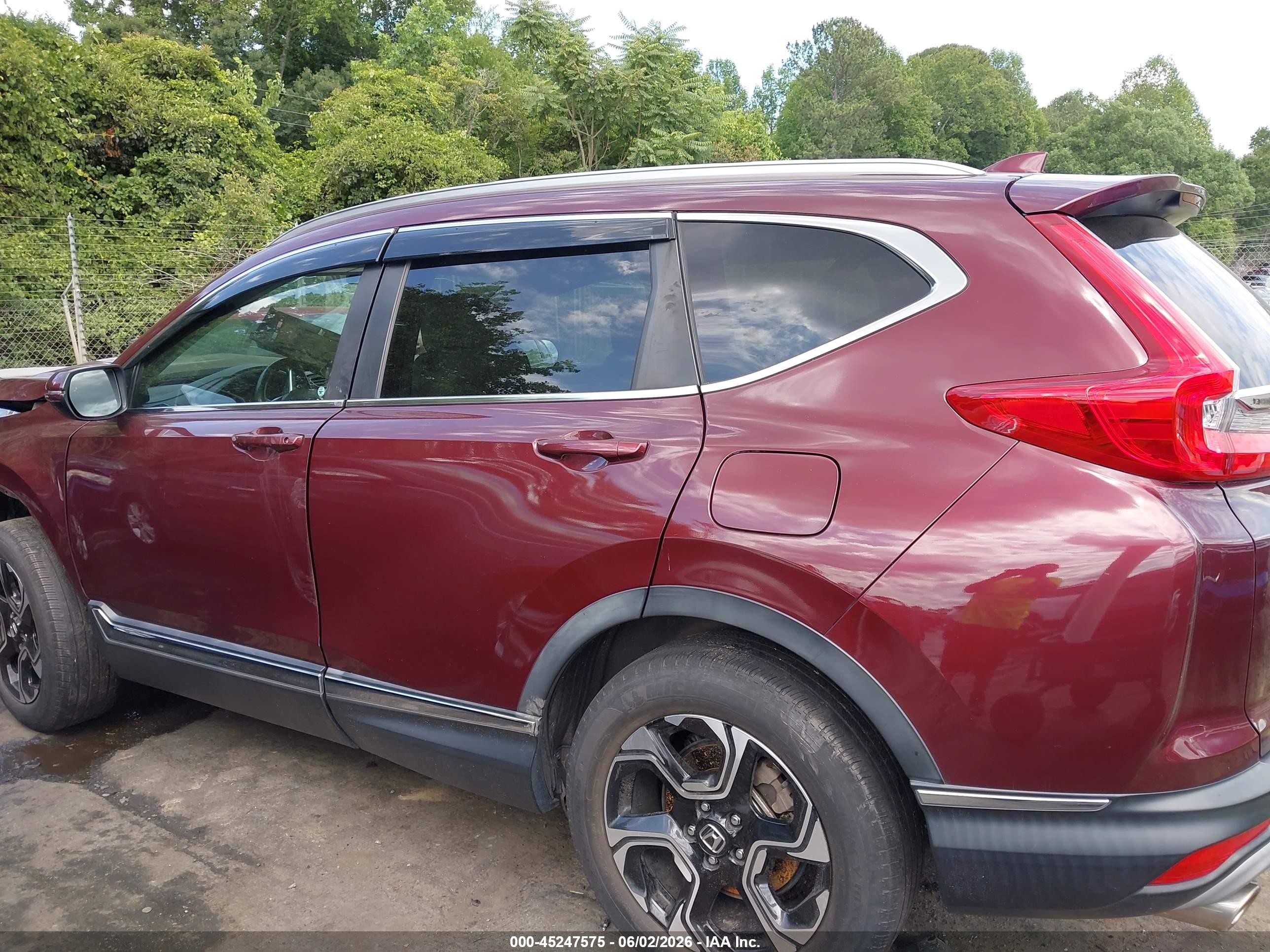 2018 Honda Cr-v Touring Burgundy vin: 7FARW2H97JE034397