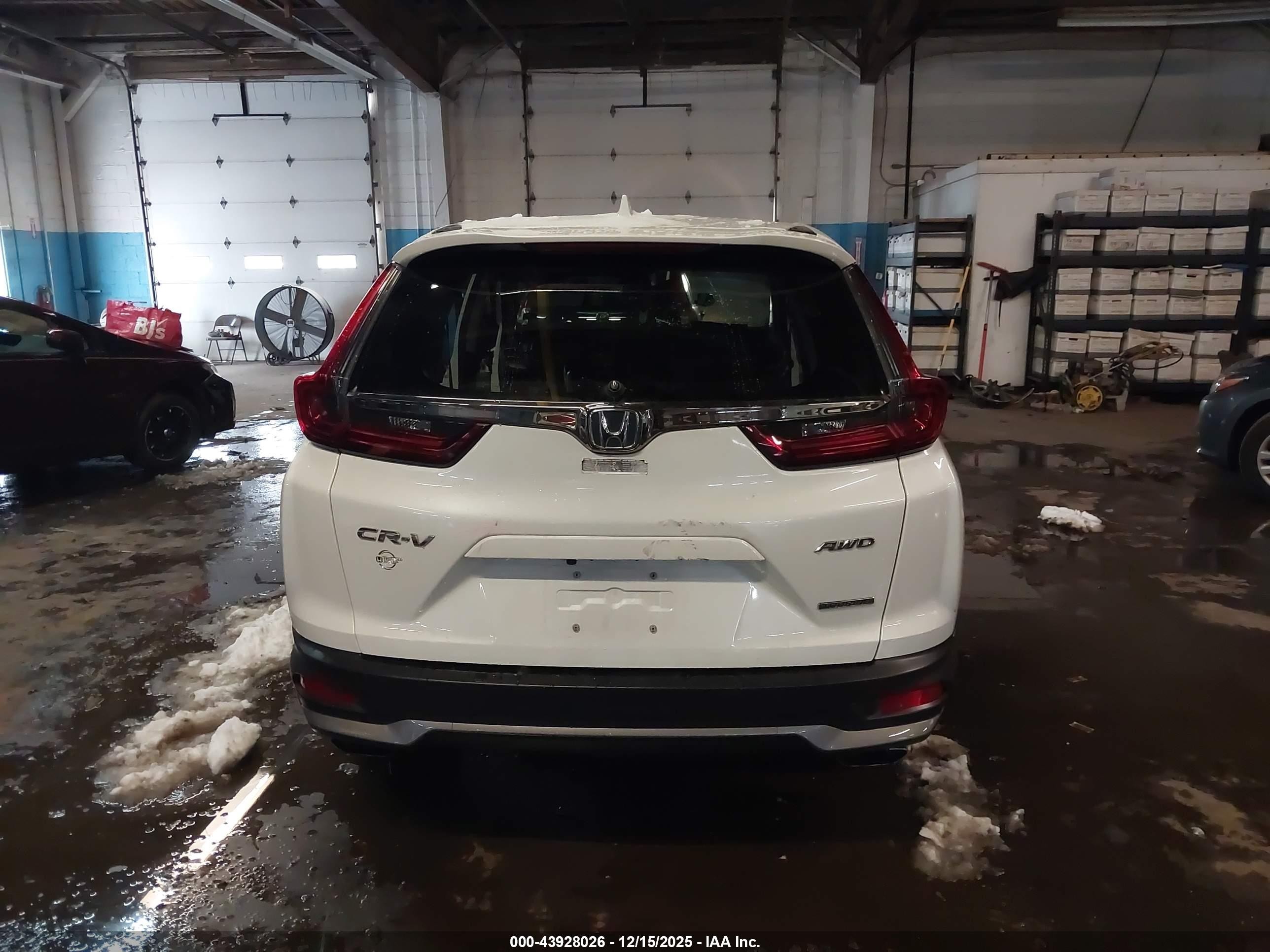 2022 Honda Cr-v Awd Touring White vin: 7FARW2H99NE028560