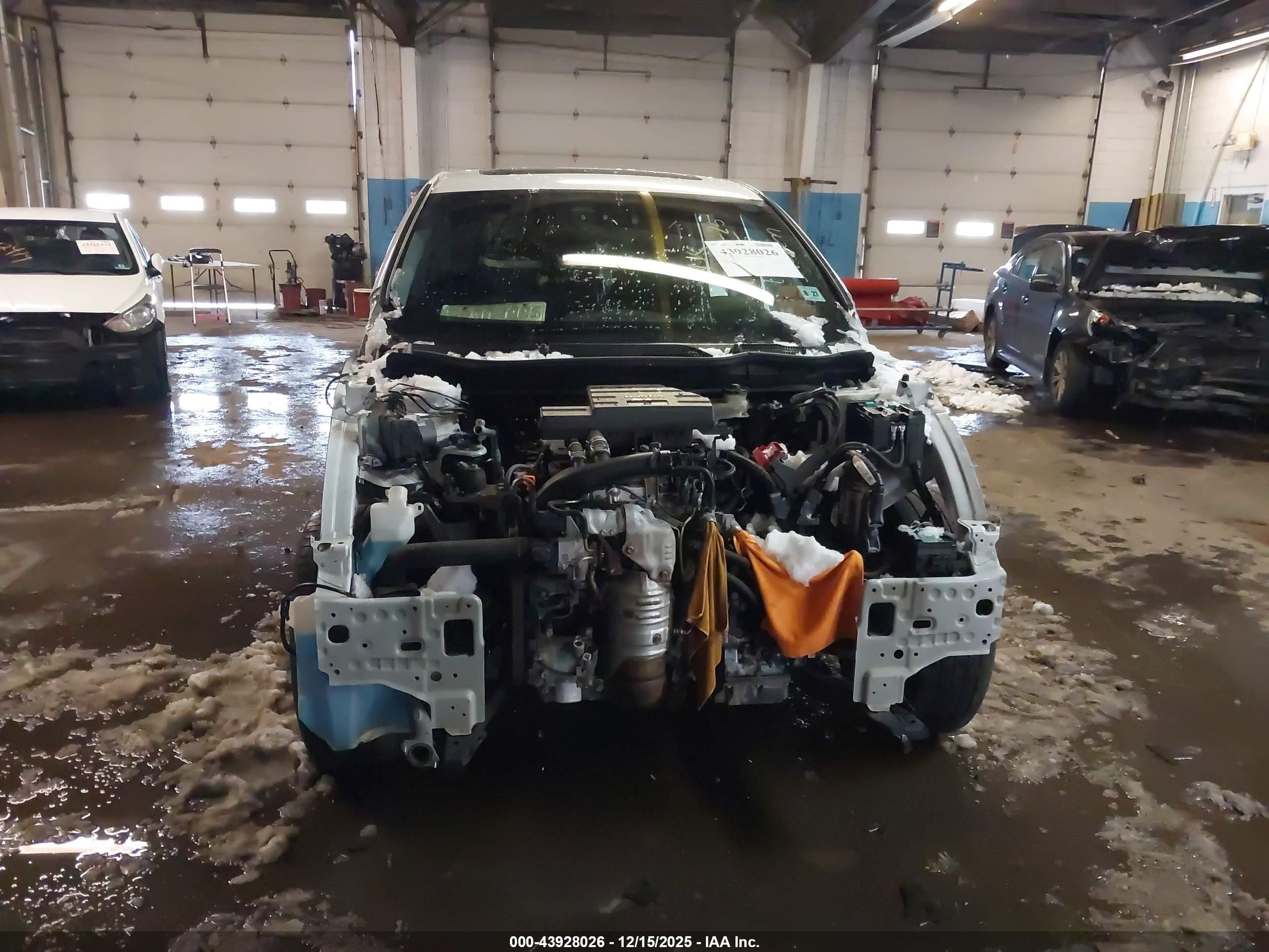 2022 Honda Cr-v Awd Touring White vin: 7FARW2H99NE028560