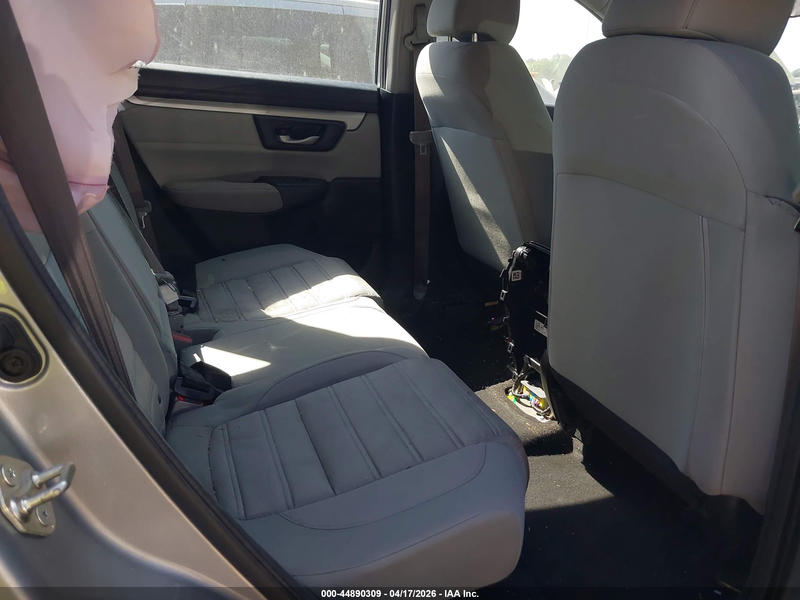 2017 Honda Cr-v Lx Silver vin: 7FARW5H30HE011907