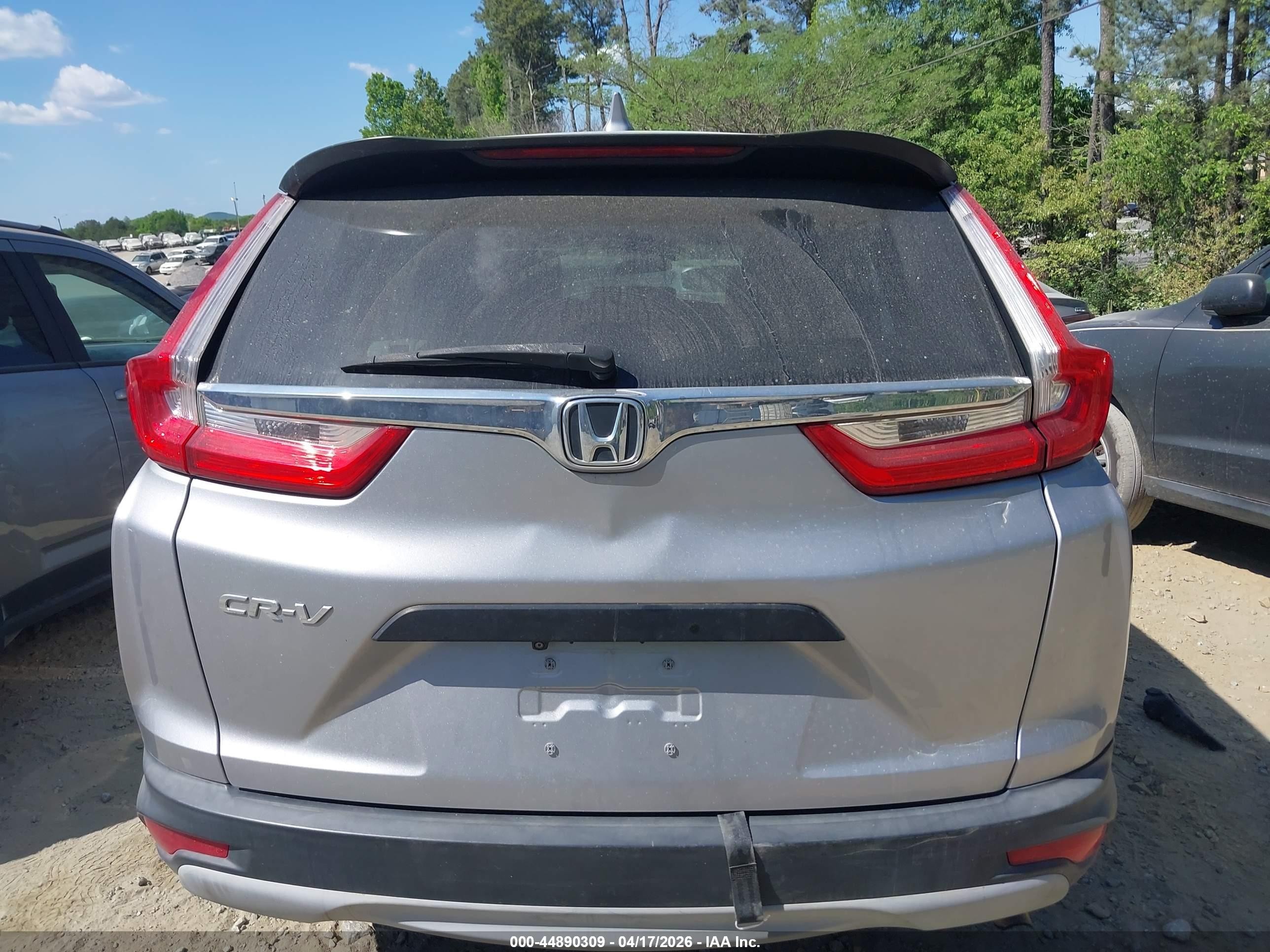 2017 Honda Cr-v Lx Silver vin: 7FARW5H30HE011907