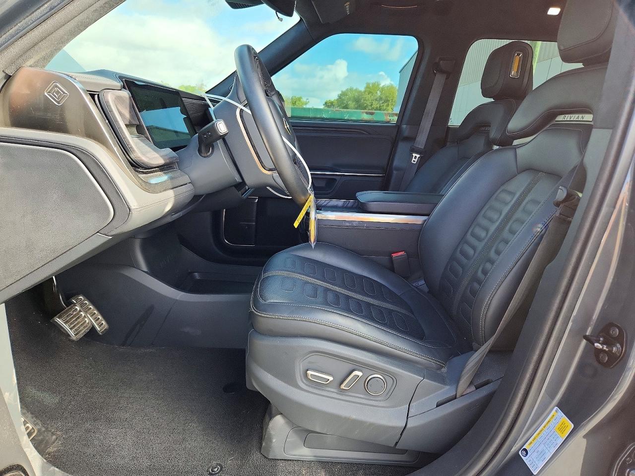 2023 Rivian R1t Adventure Gray vin: 7FCTGAAA4PN019695