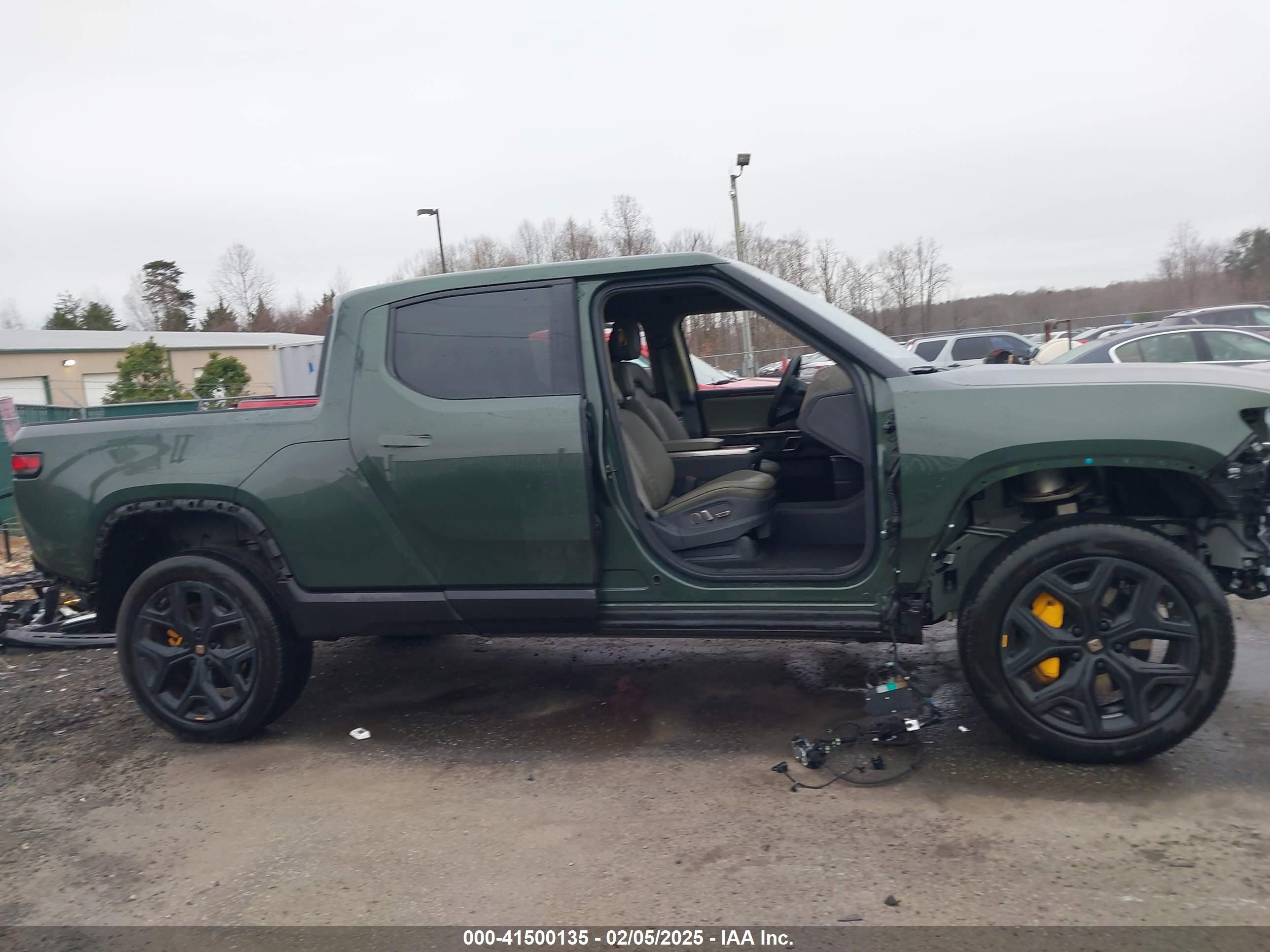 2022 Rivian R1t Adventure Green vin: 7FCTGAAA7NN016514