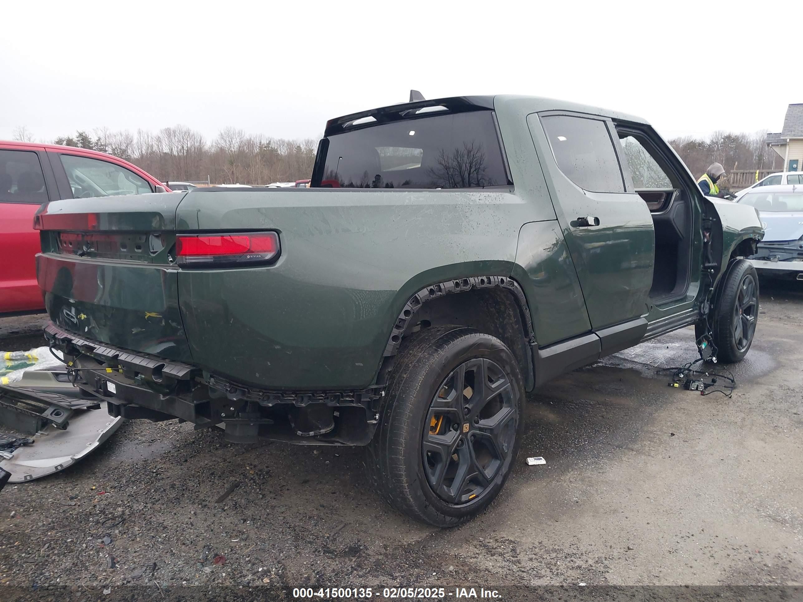 2022 Rivian R1t Adventure Green vin: 7FCTGAAA7NN016514