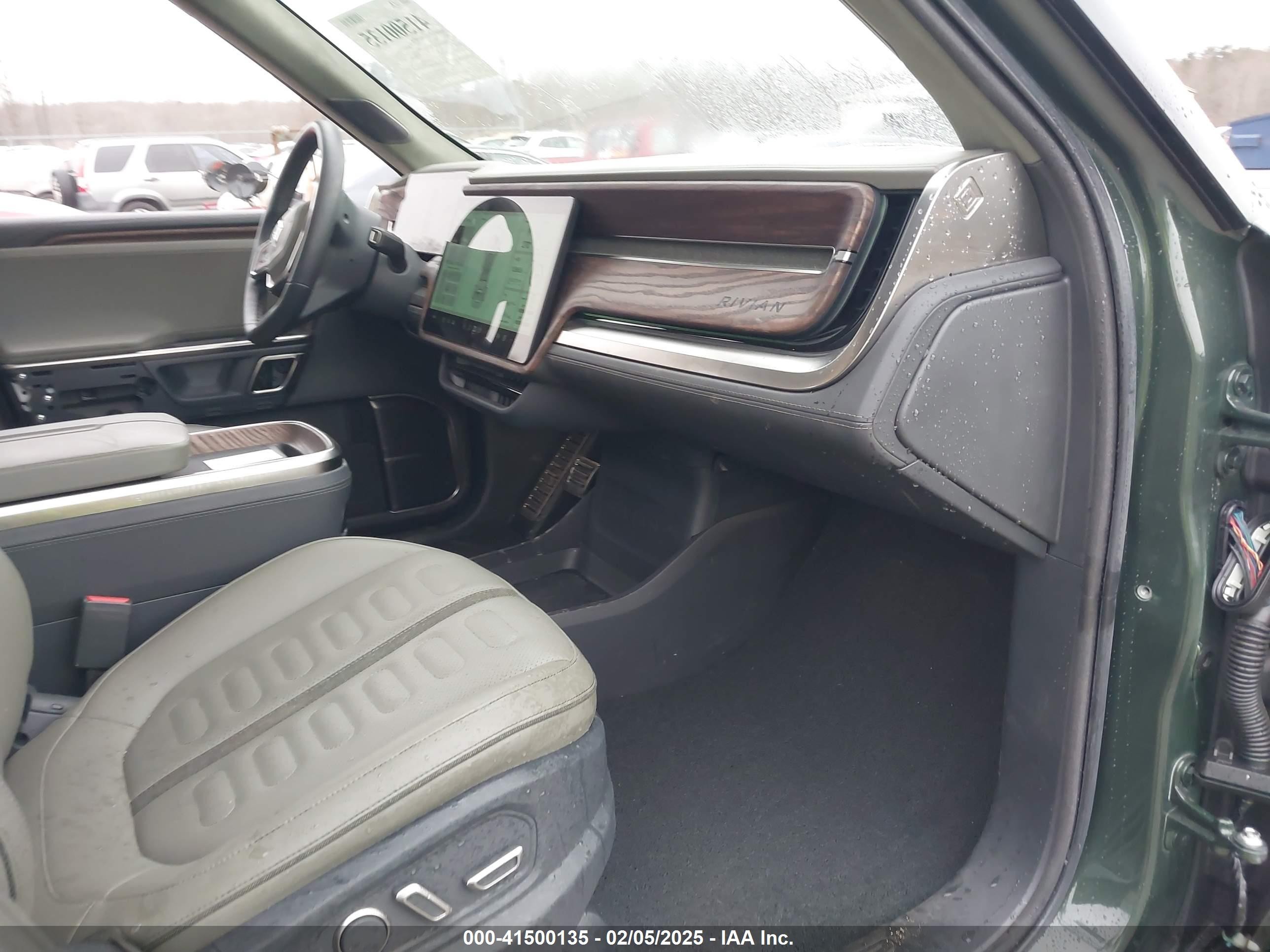 2022 Rivian R1t Adventure Green vin: 7FCTGAAA7NN016514